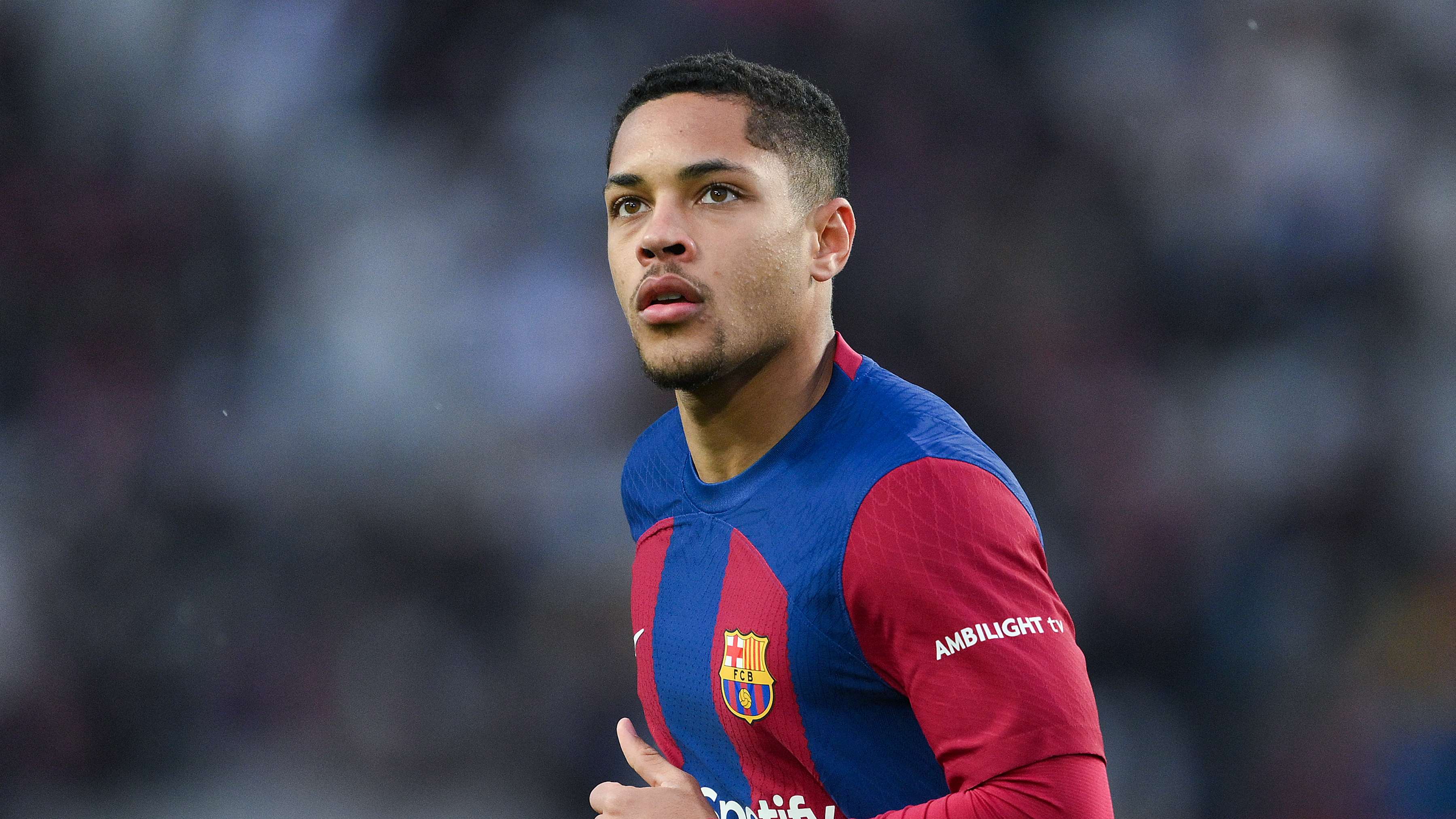 Deco has Xavi dig as he explains why Vitor Roque failed at Barca   Deco has Xavi dig as he explains why Vitor Roque failed at Barca