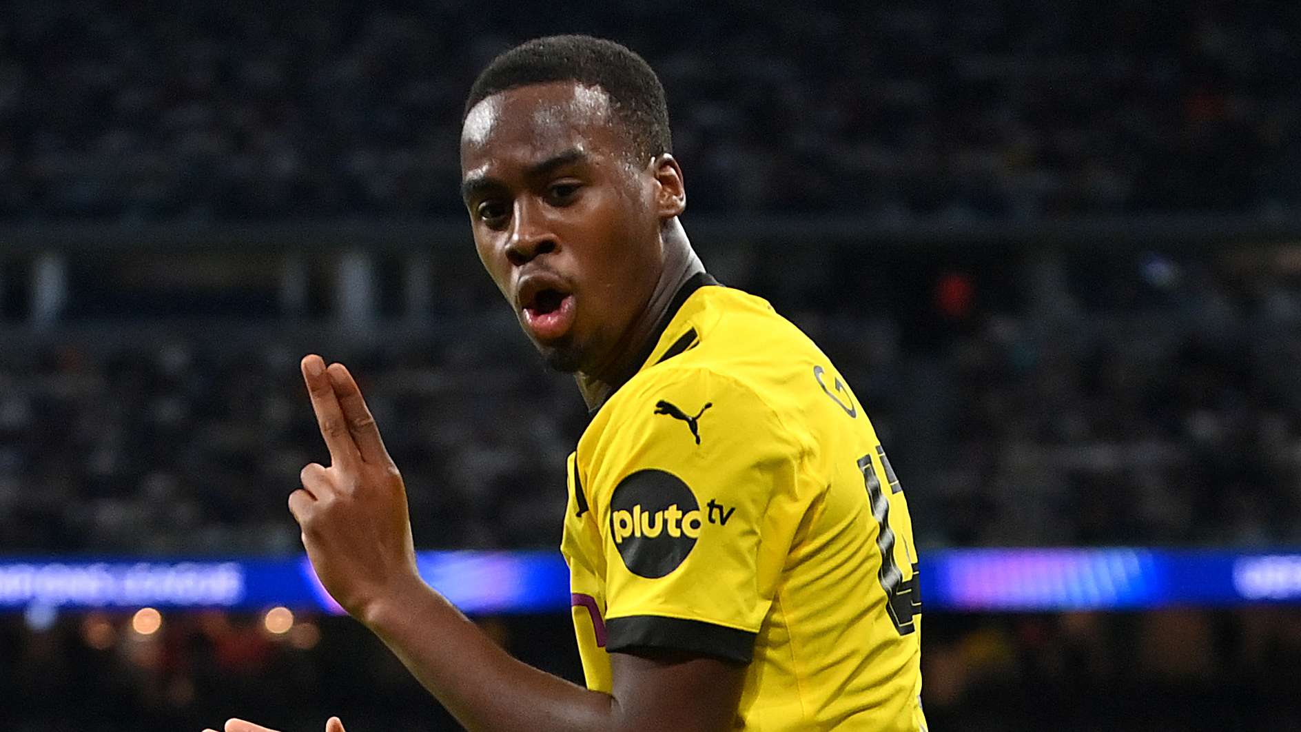 Chelsea make Gittens breakthrough! Blues to pay 'up to €65m' to BVB  