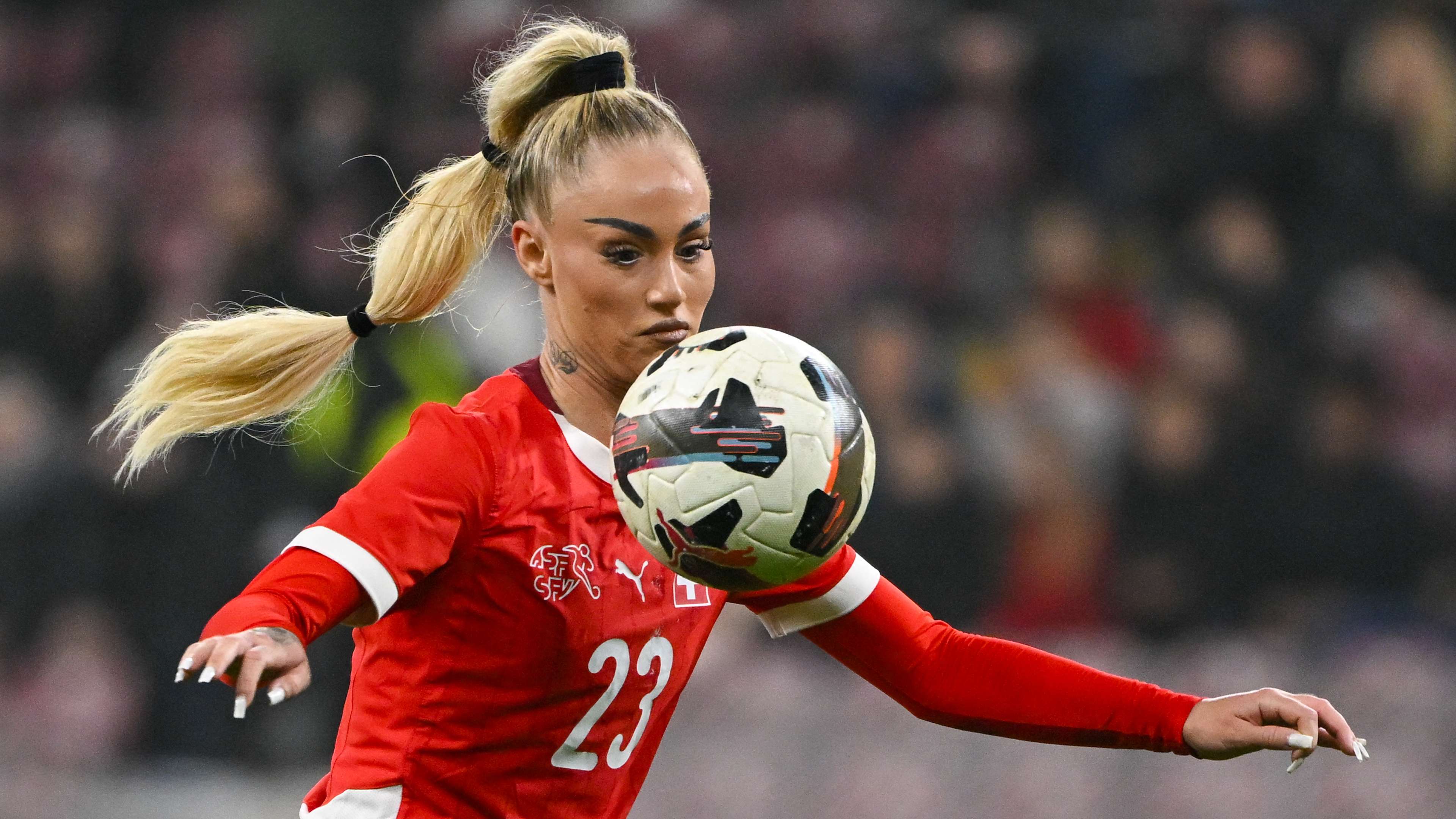 📽️ | Lehmann shows off keepy-uppy skills with Switzerland  