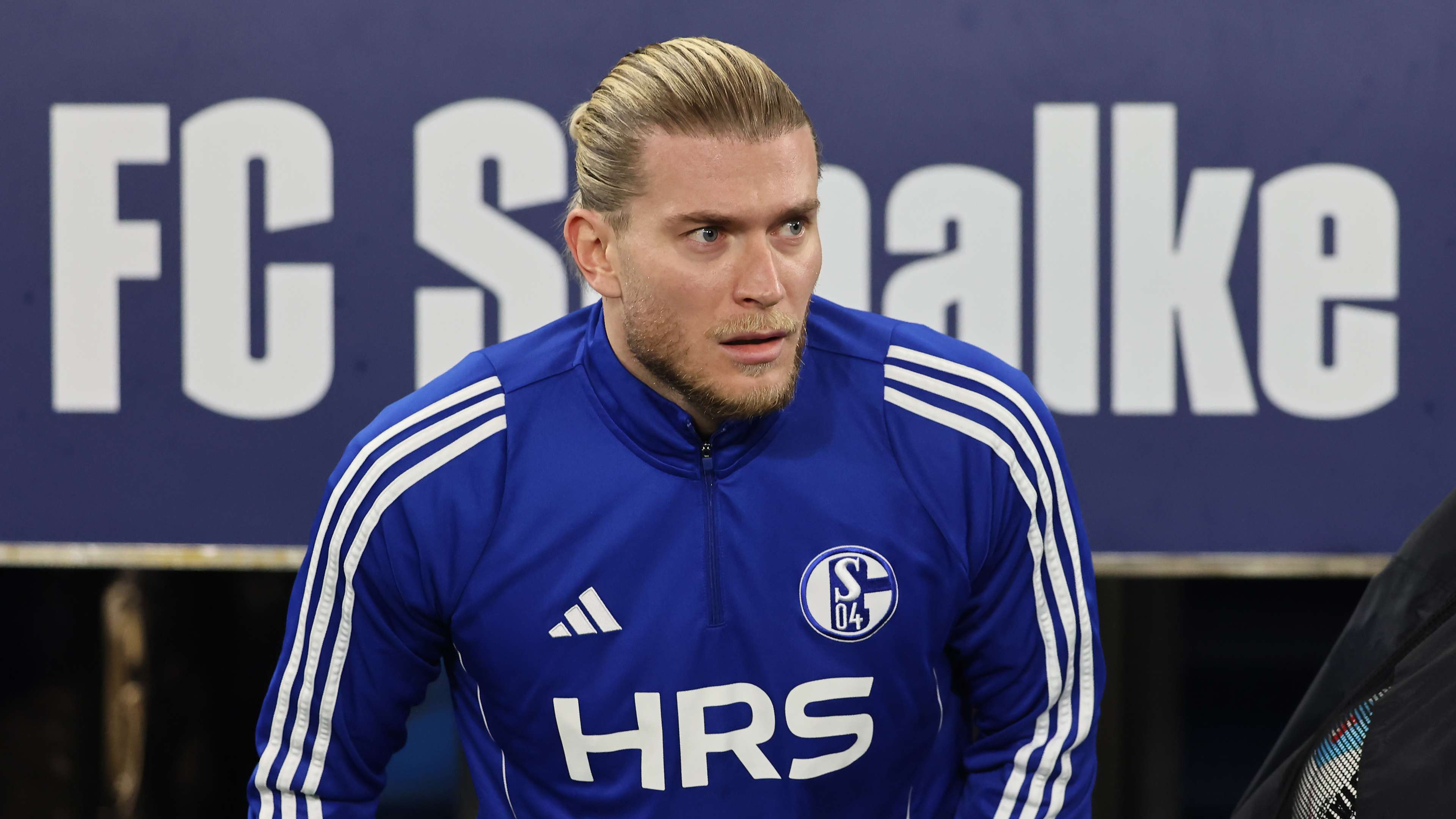 From outcast to No.1! Karius lands new Schalke deal  