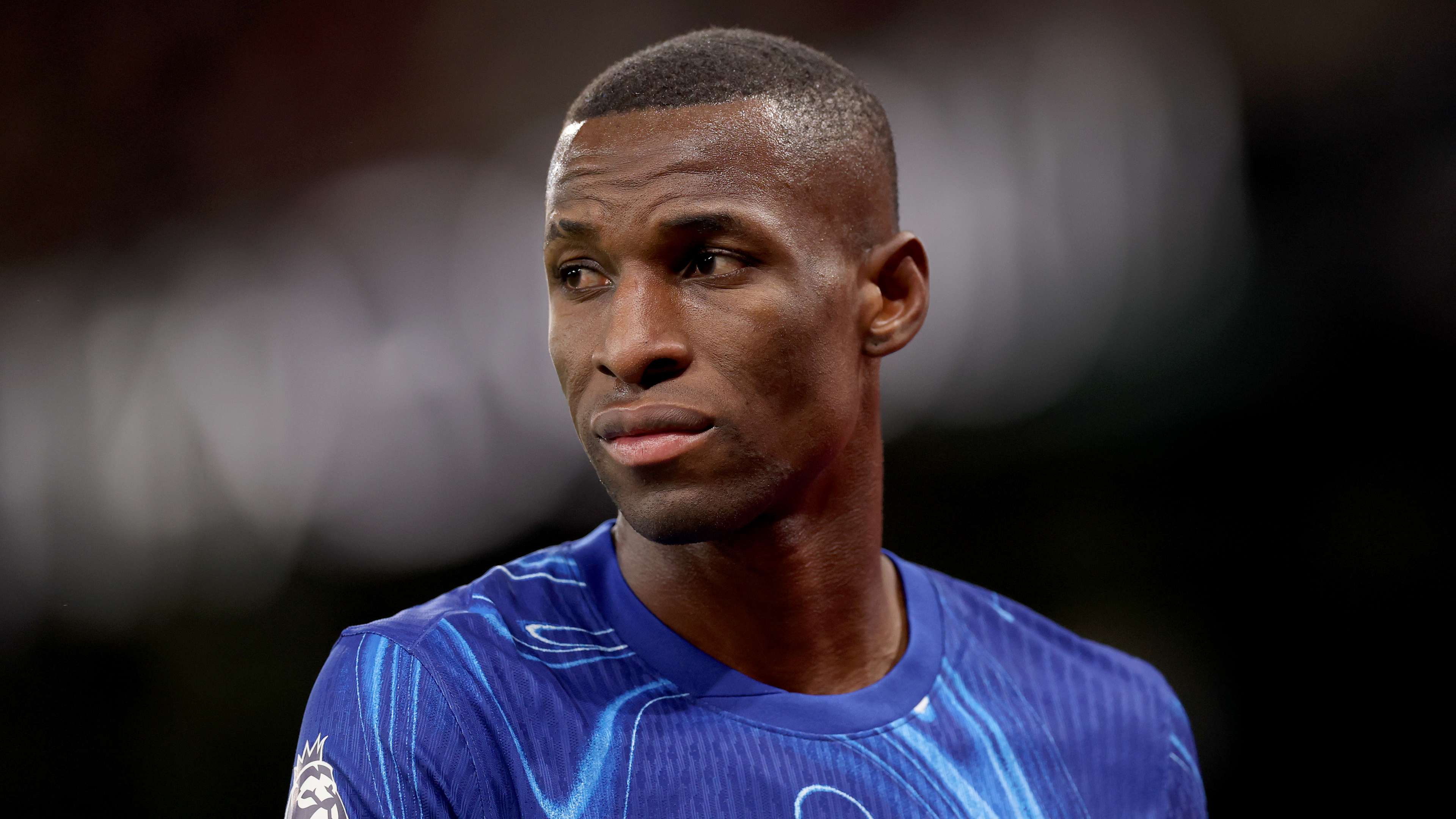 How much does Nicolas Jackson earn at Chelsea?  