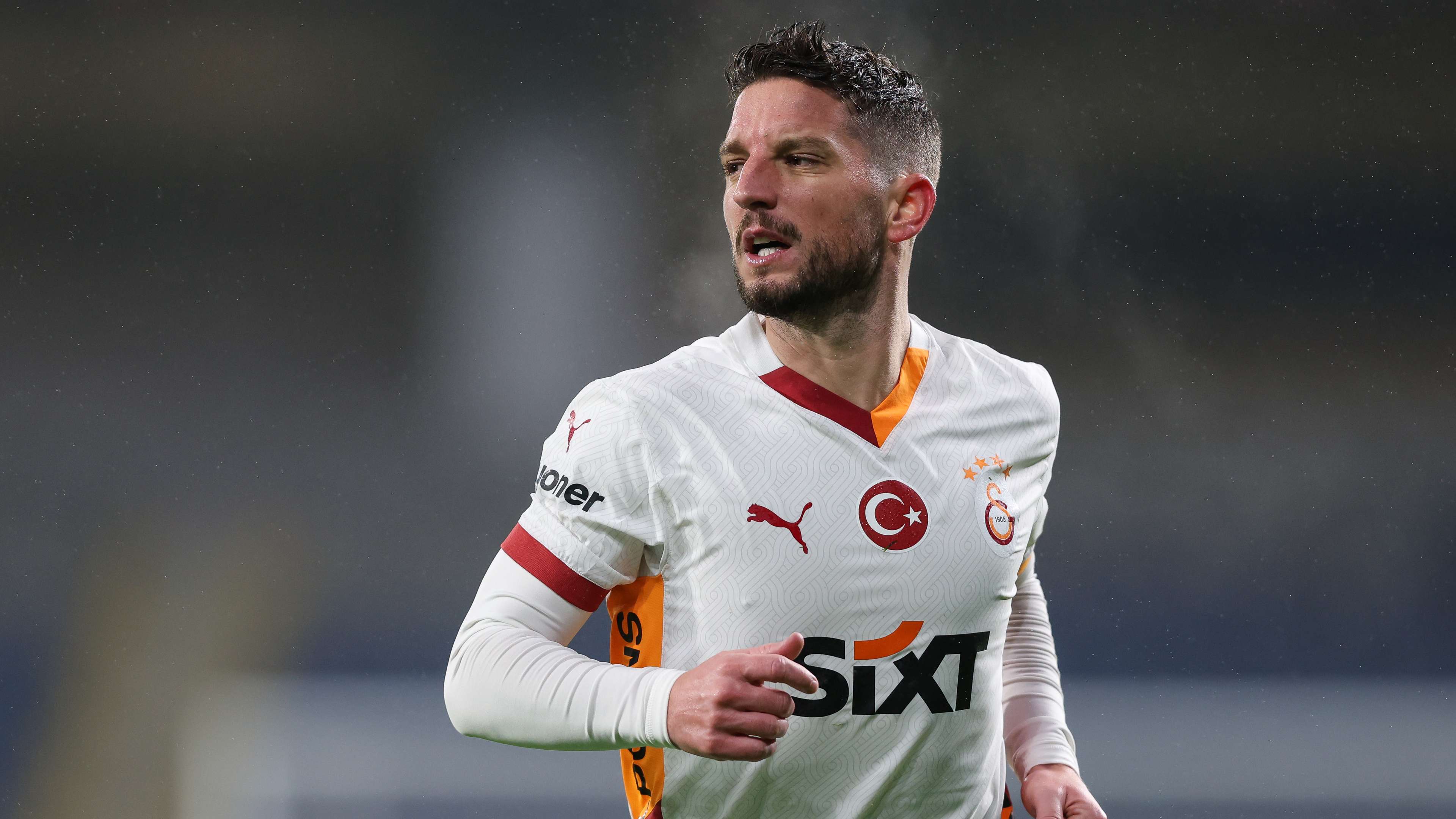 Mertens announces he'll retire after one last match  