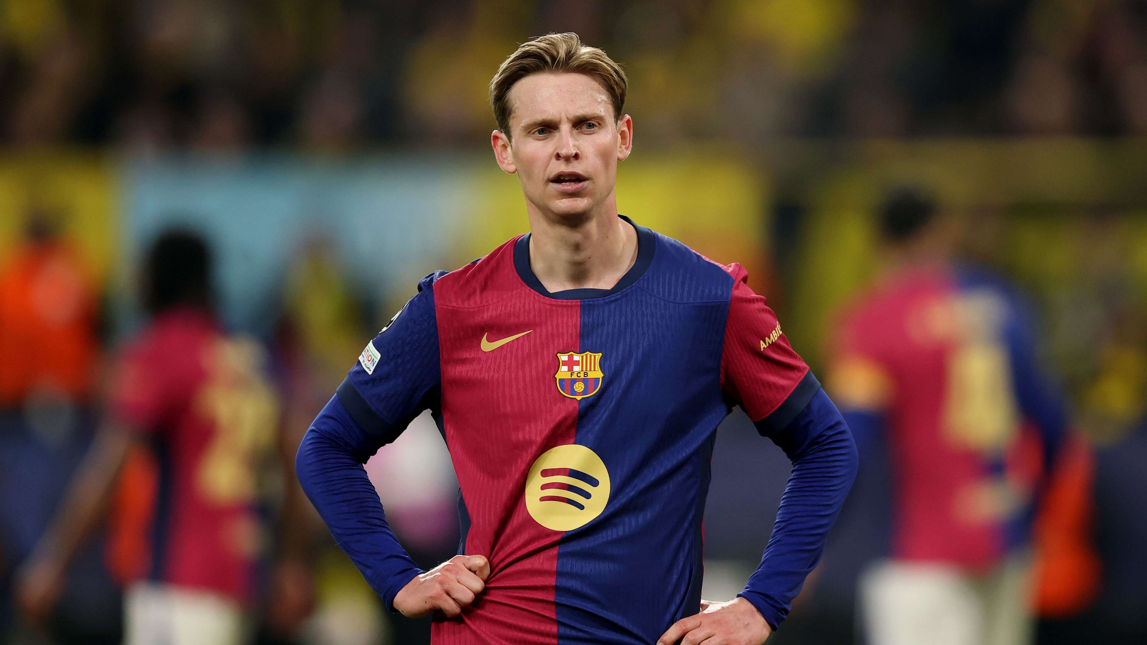 Barca star De Jong offers update on future plans  