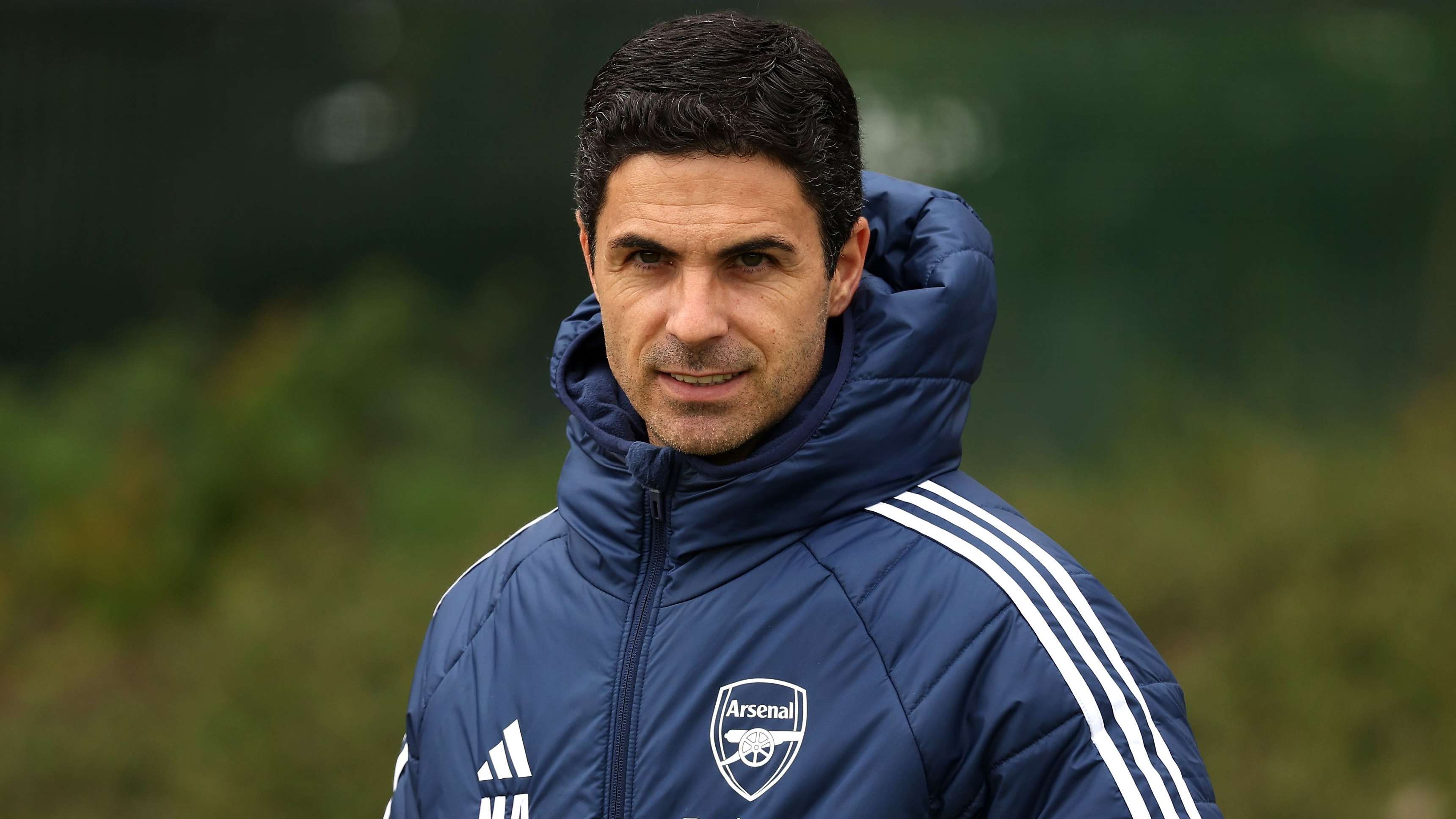 Arsenal considering shock transfer for Premier League star  