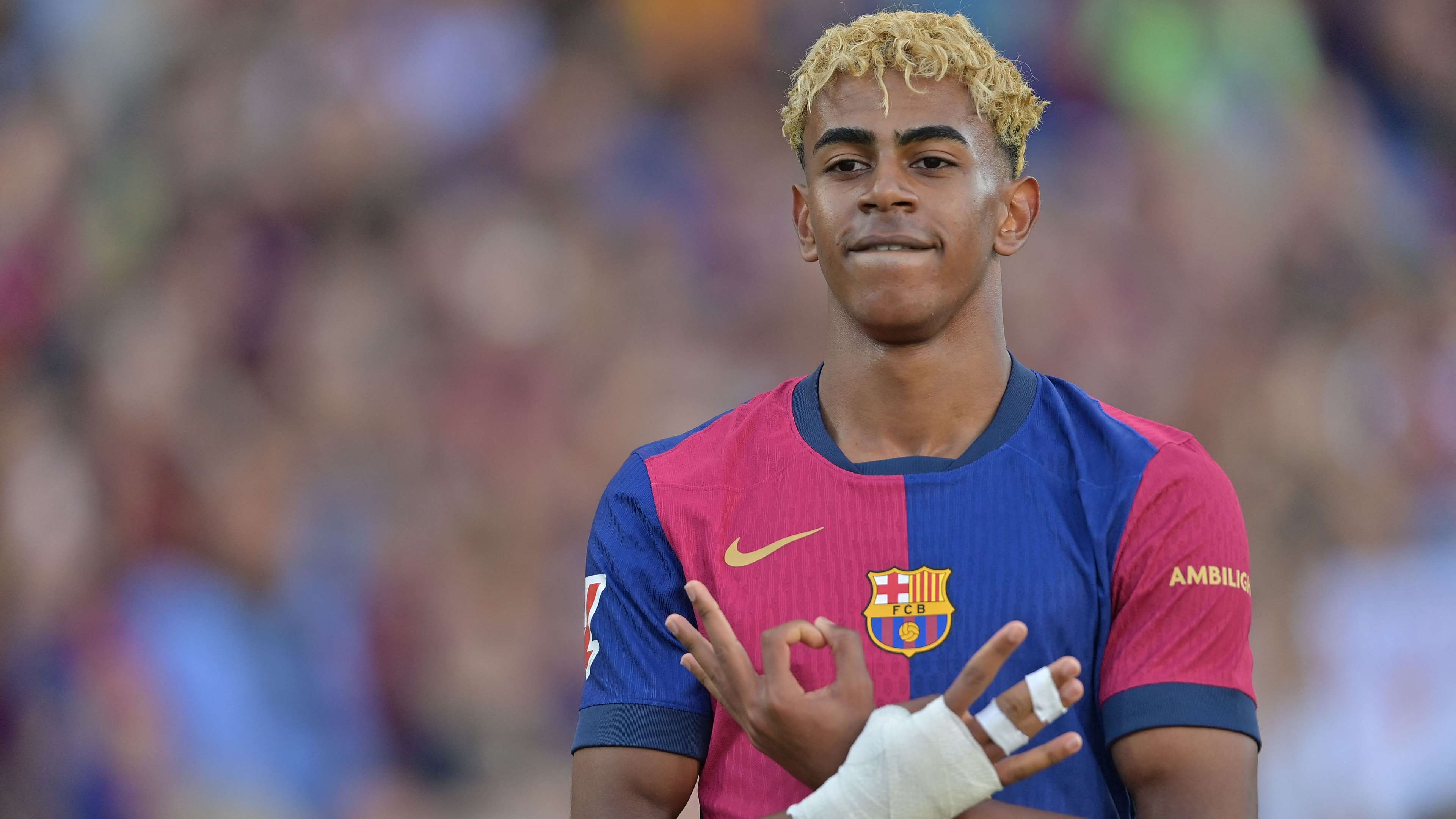 📽️ | Pull up your shorts! Flick almost gives Yamal a wedgie  