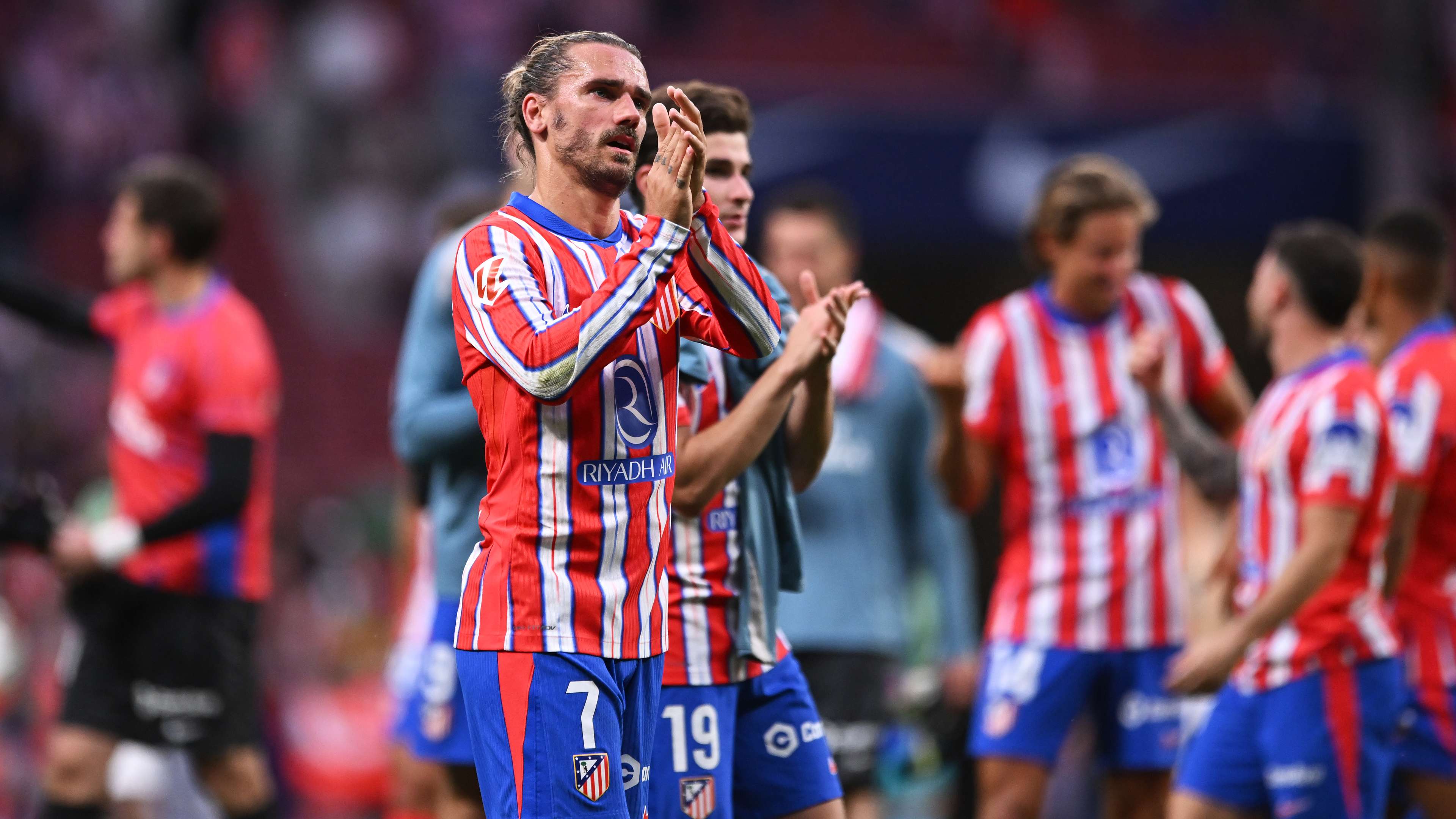 WATCH: Griezmann attempts spiked basketball challenge  