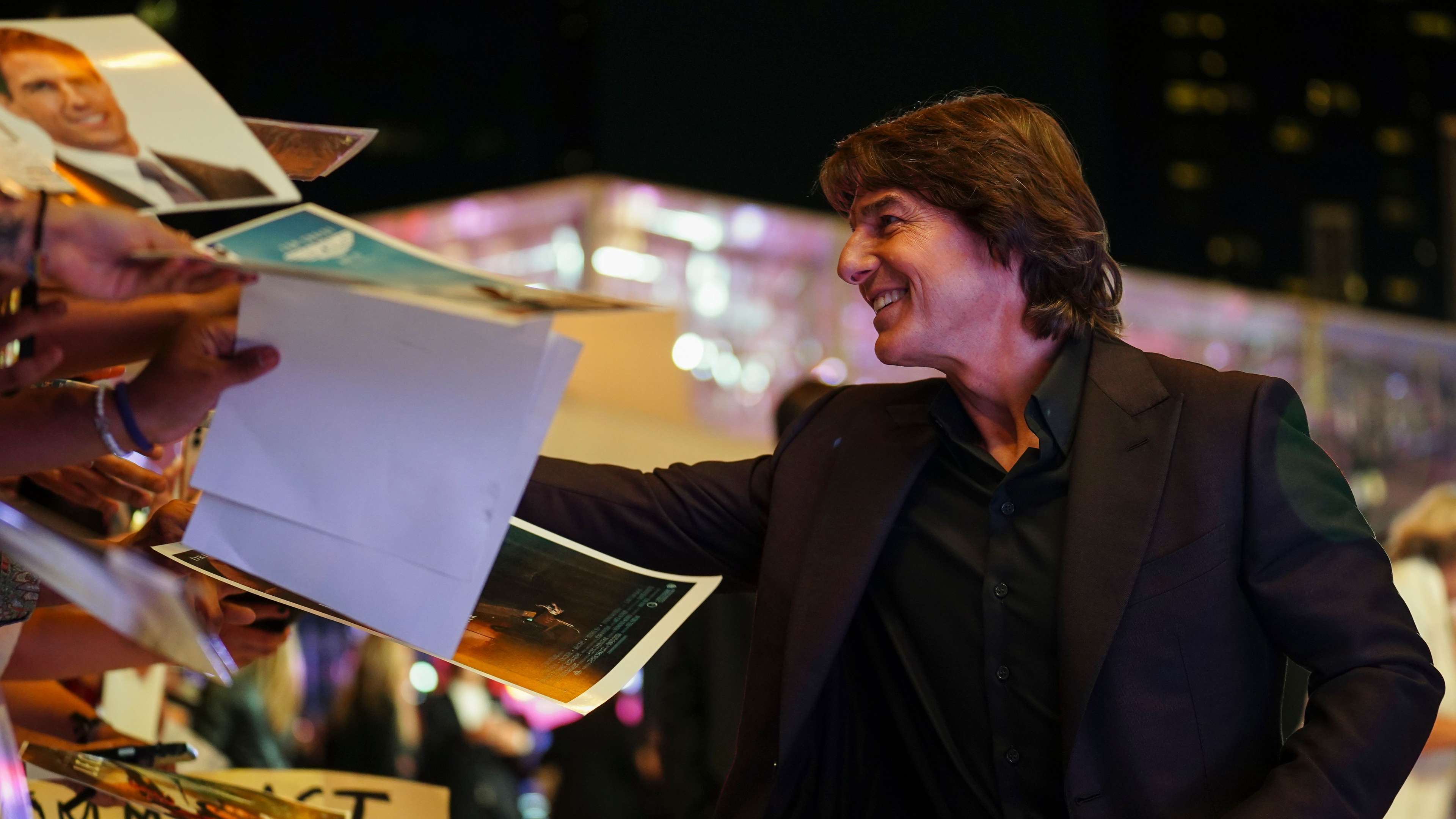 Tom Cruise: David Beckham changed the face of football in America  