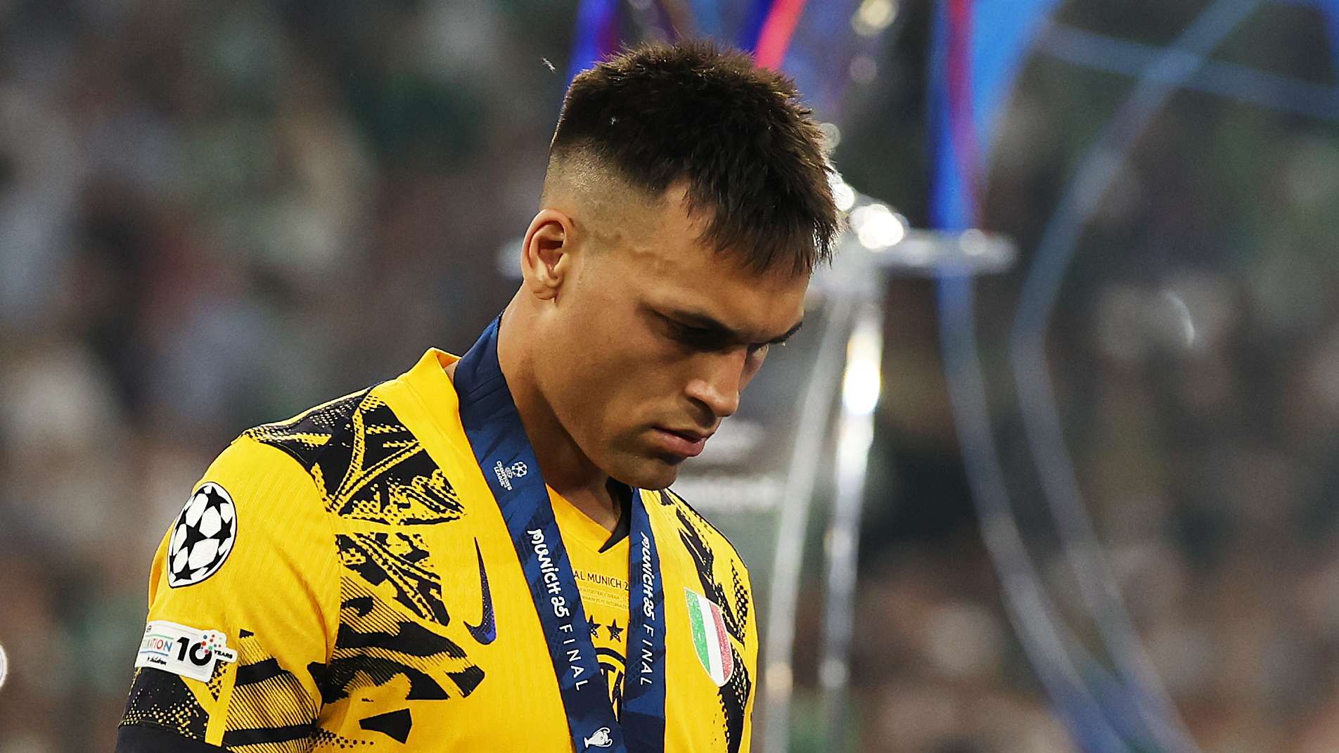 Inter flops greeted by just ONE supporter after UCL final humiliation  