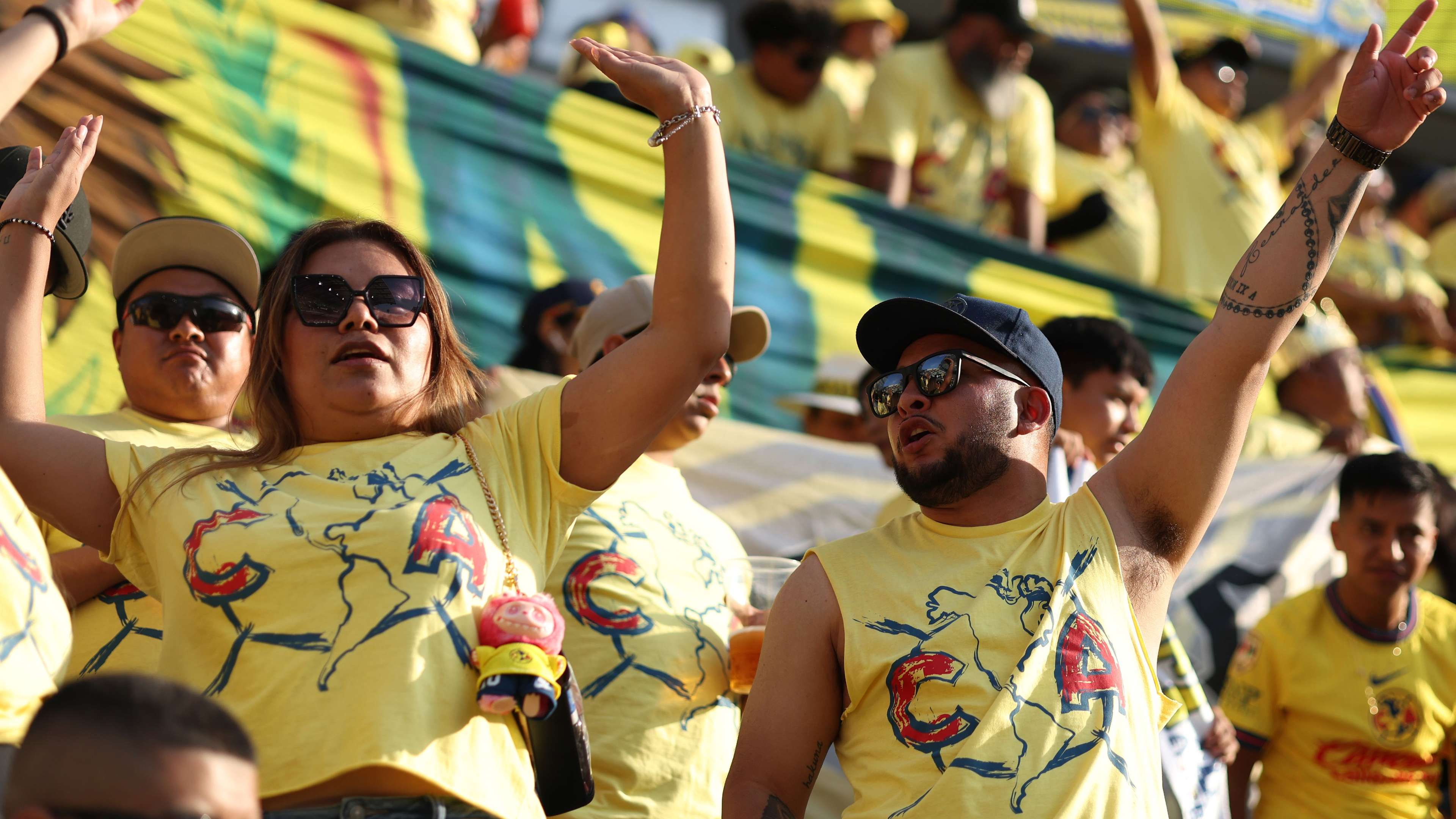 WATCH: Club America receive overwhelming welcome in Los Angeles  