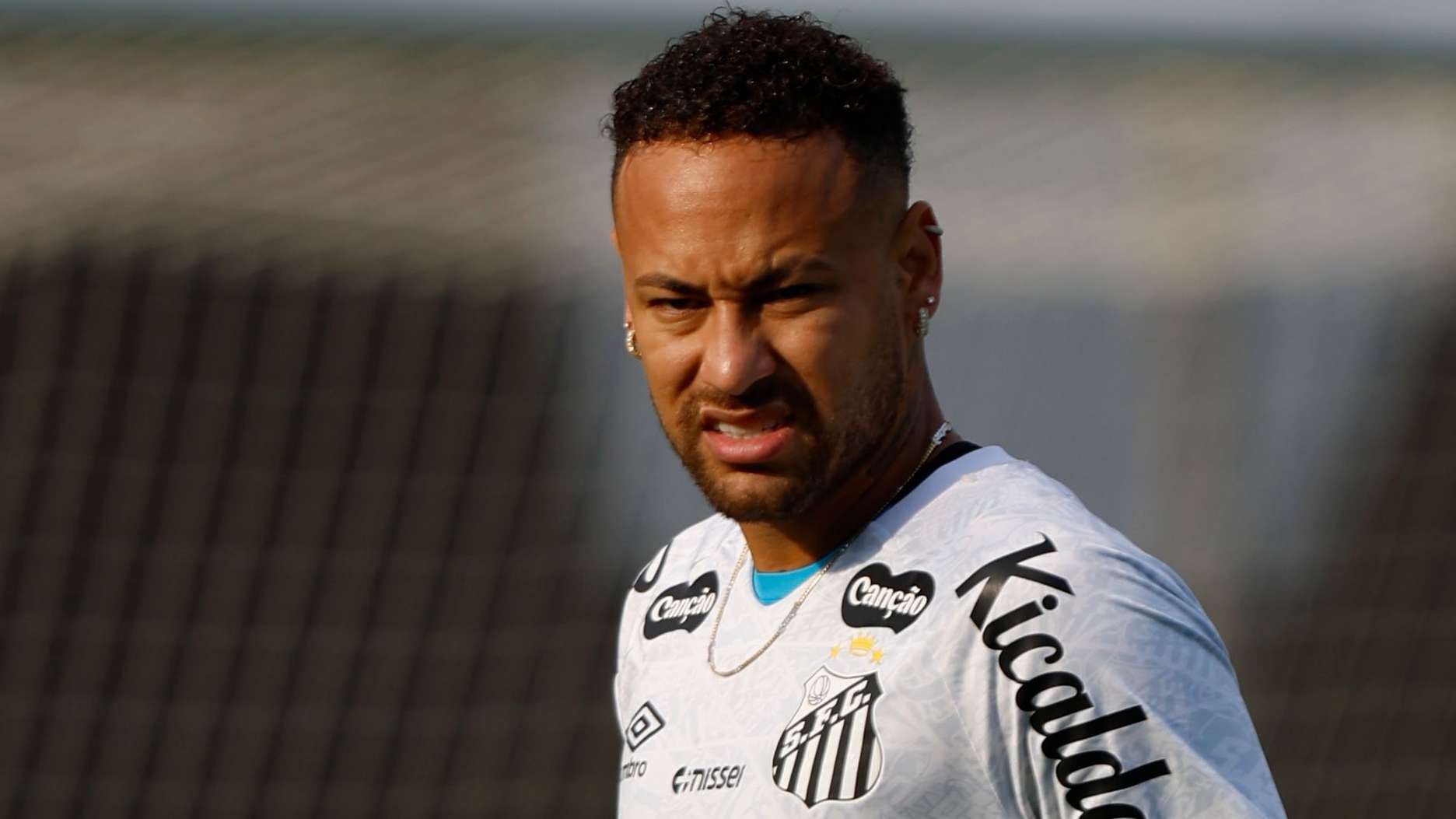 Santos chief offers update on Neymar's future  