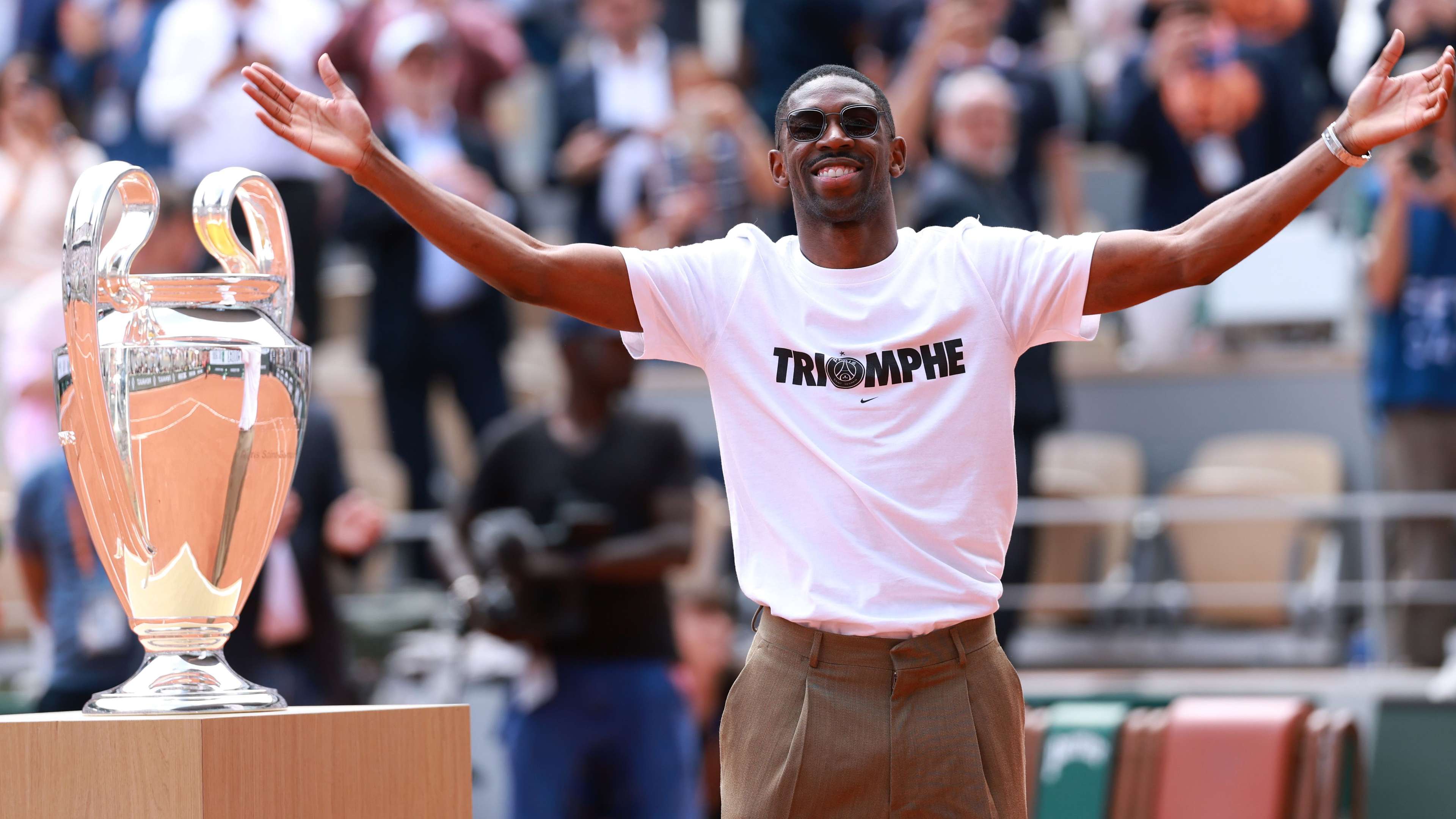 📽️ | Dembele serves up PSG's UCL trophy at French Open  