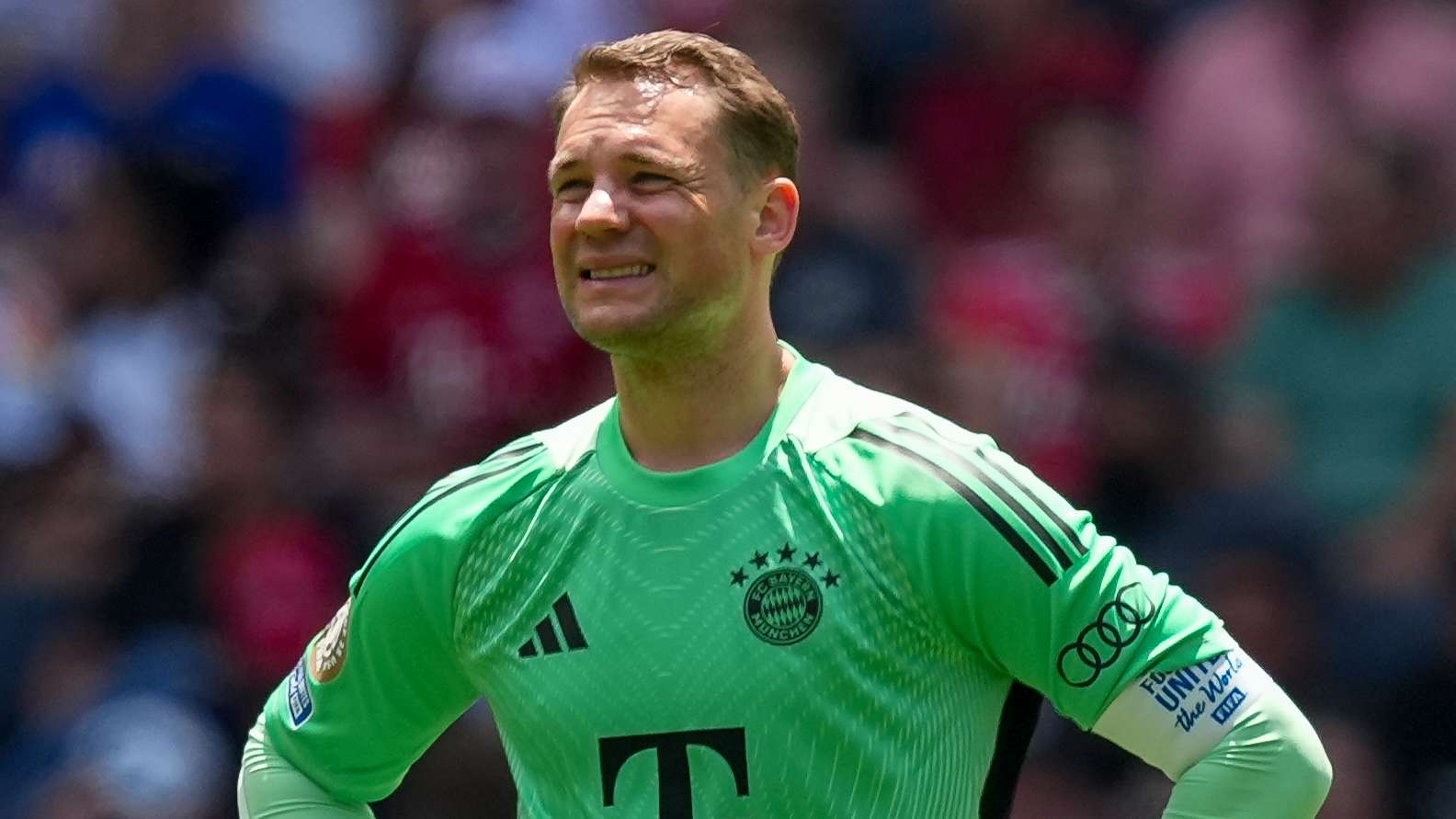 Neuer told to retire for his own good by Germany legend Kahn  