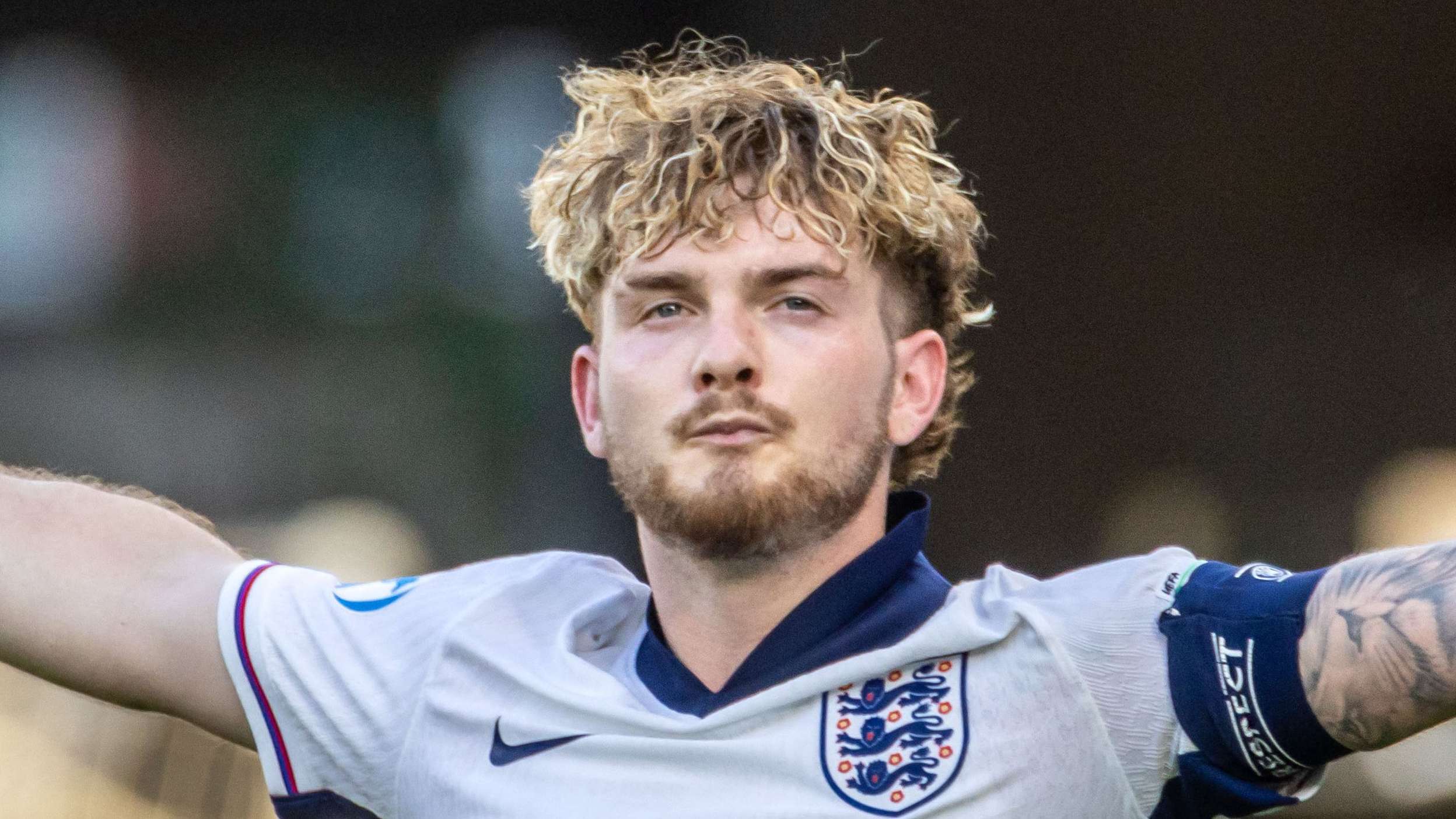 Elliott told to push for Liverpool transfer exit  