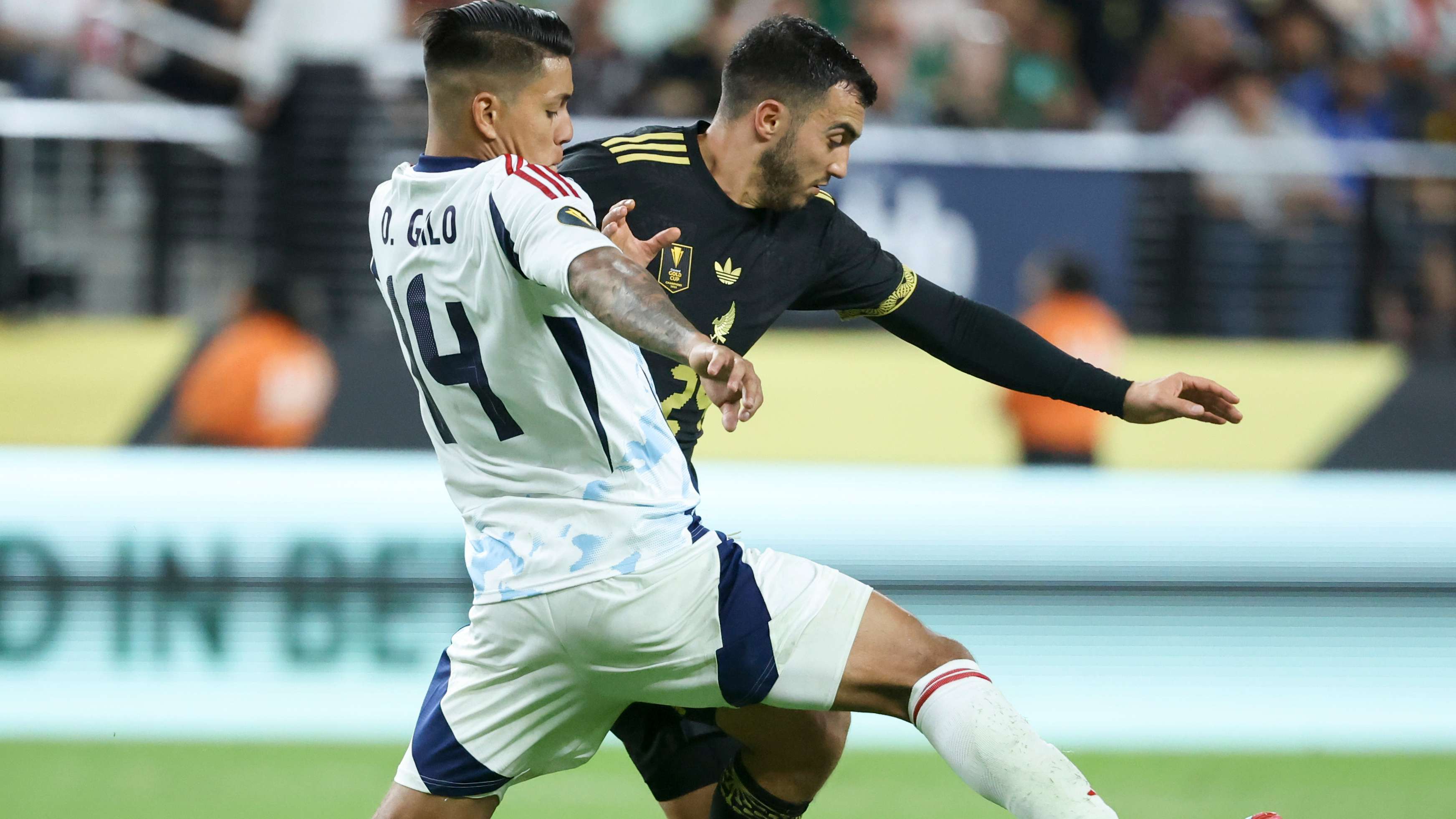 Mexico's Chávez to miss Gold Cup with ACL tear, out 6-8 months  