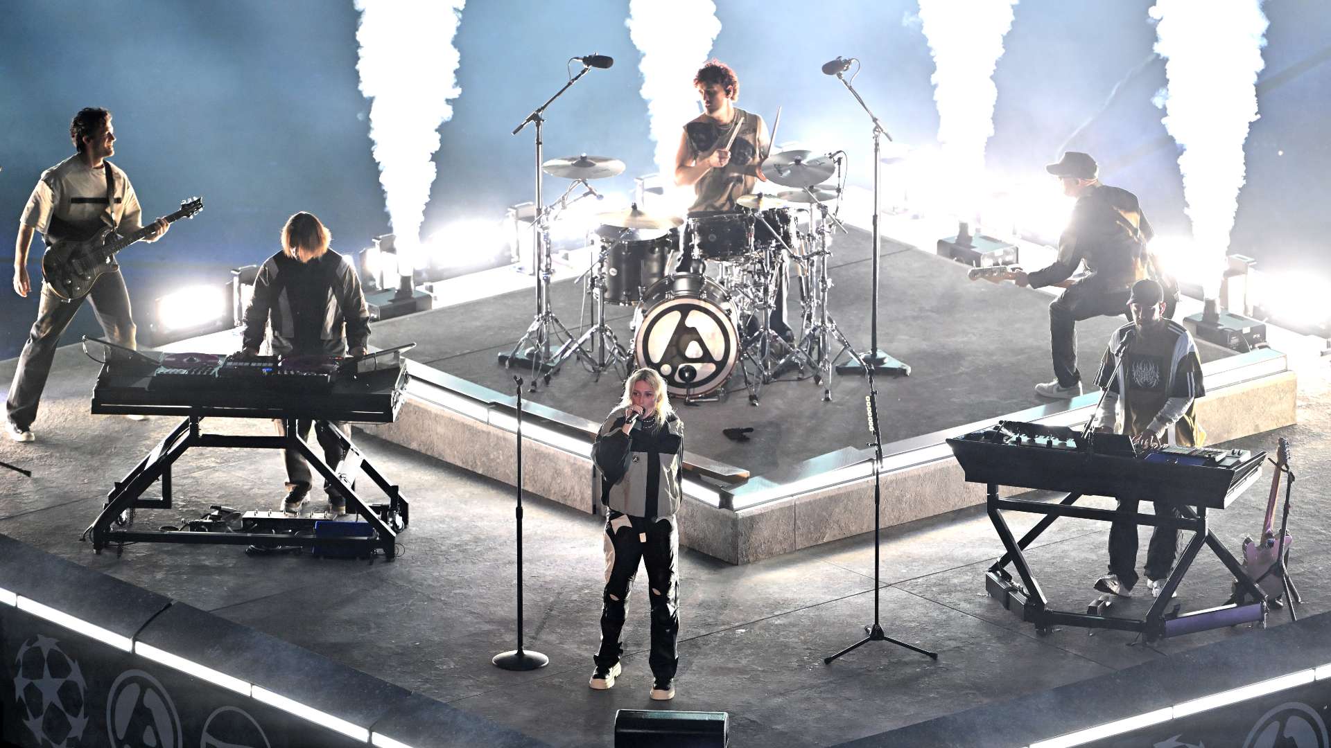 'A disgrace!' - Van Basten slams Linkin Park CL performance  