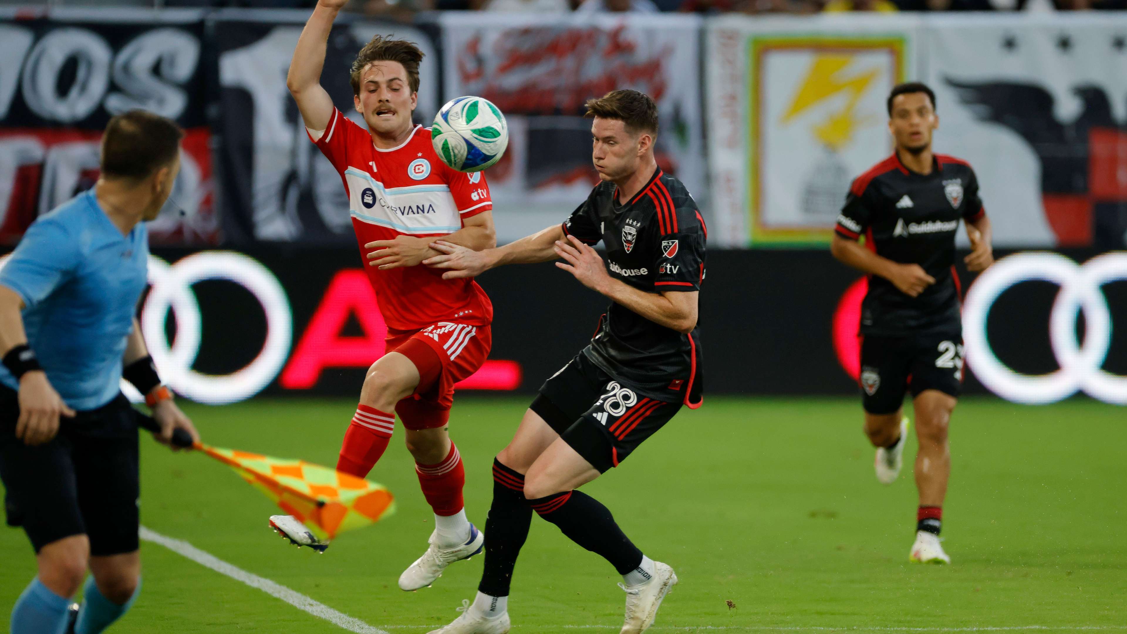 Toddler interrupts MLS match between D.C. United and Chicago Fire  