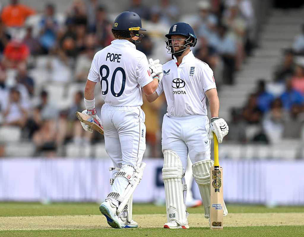 Duckett, Pope lead England's counter-attack  
