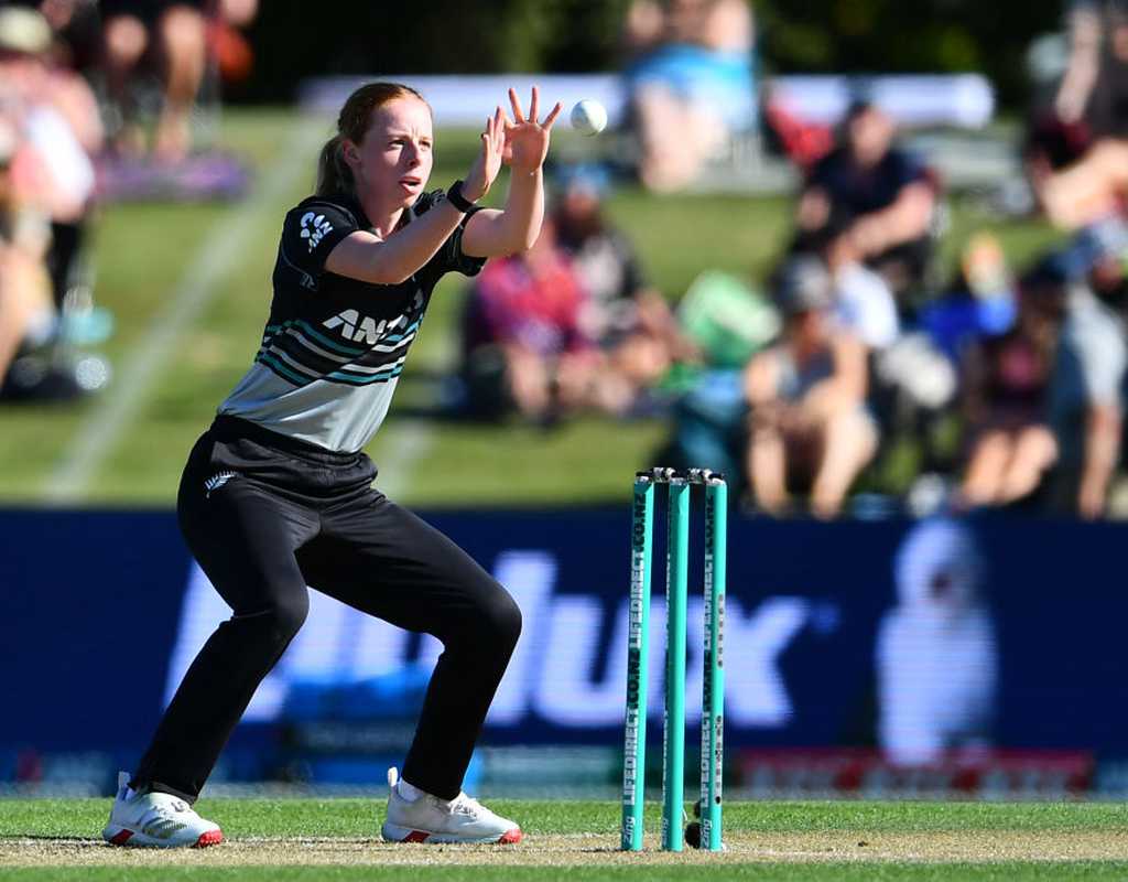 Bree Illing, Bella James earn maiden NZ central contracts  