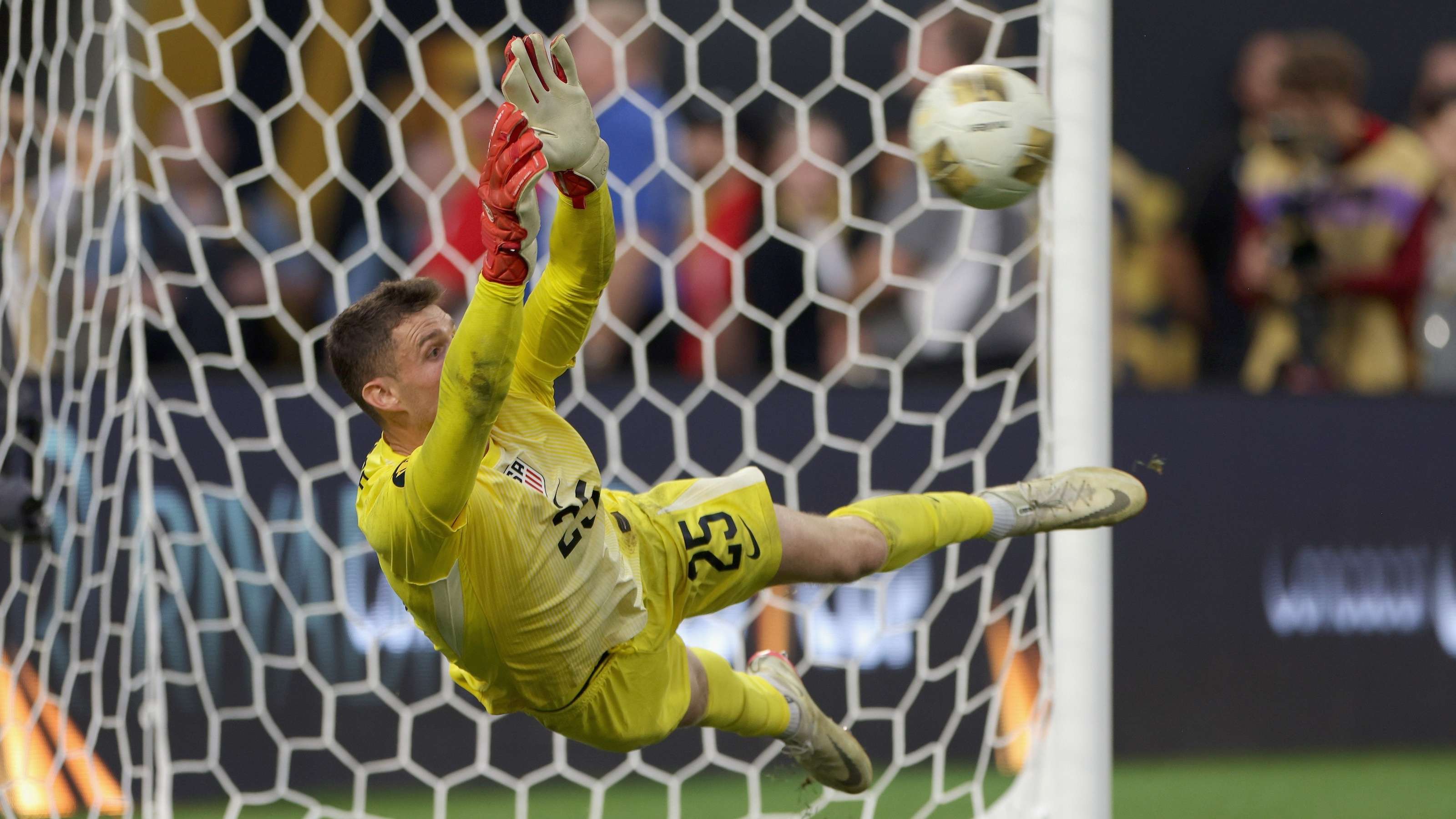 Ice-cold Freese saves 3 in shootout, USMNT in Gold Cup semis  