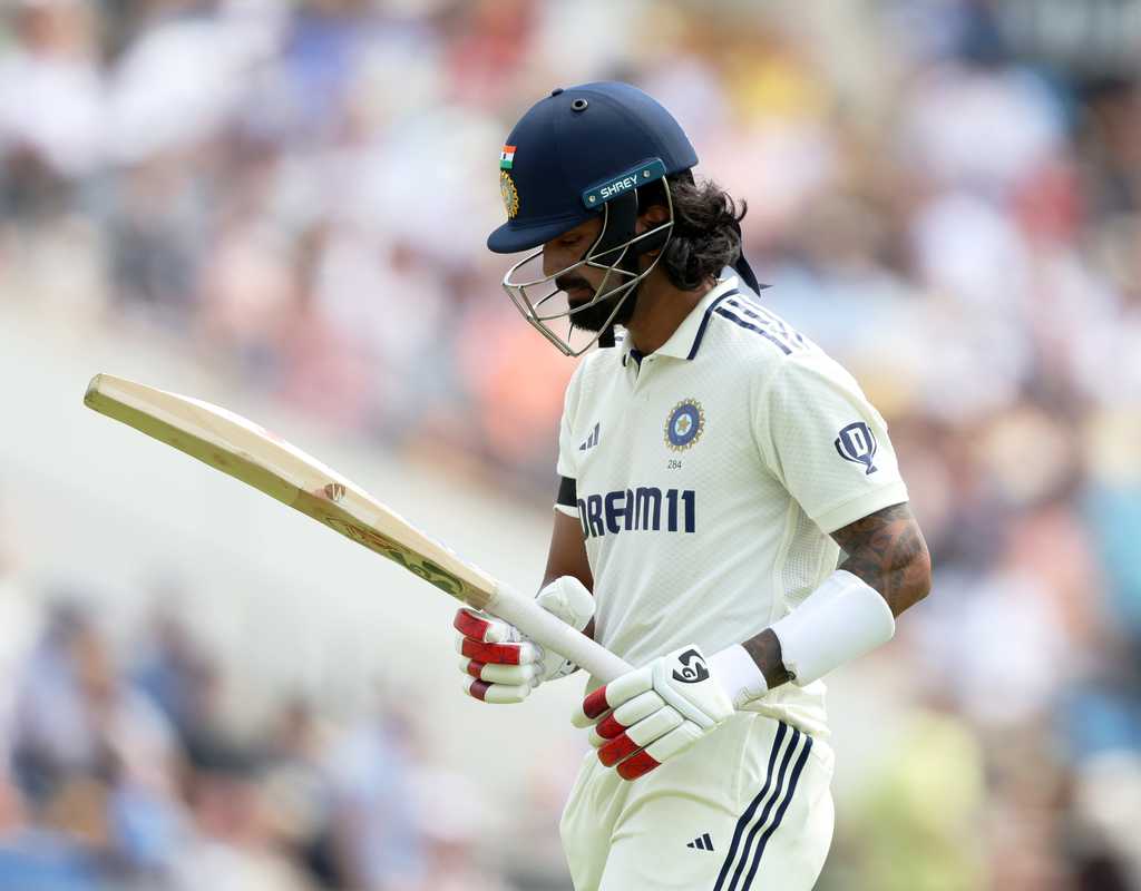 England hit back after India's strong start   England hit back after India's strong start