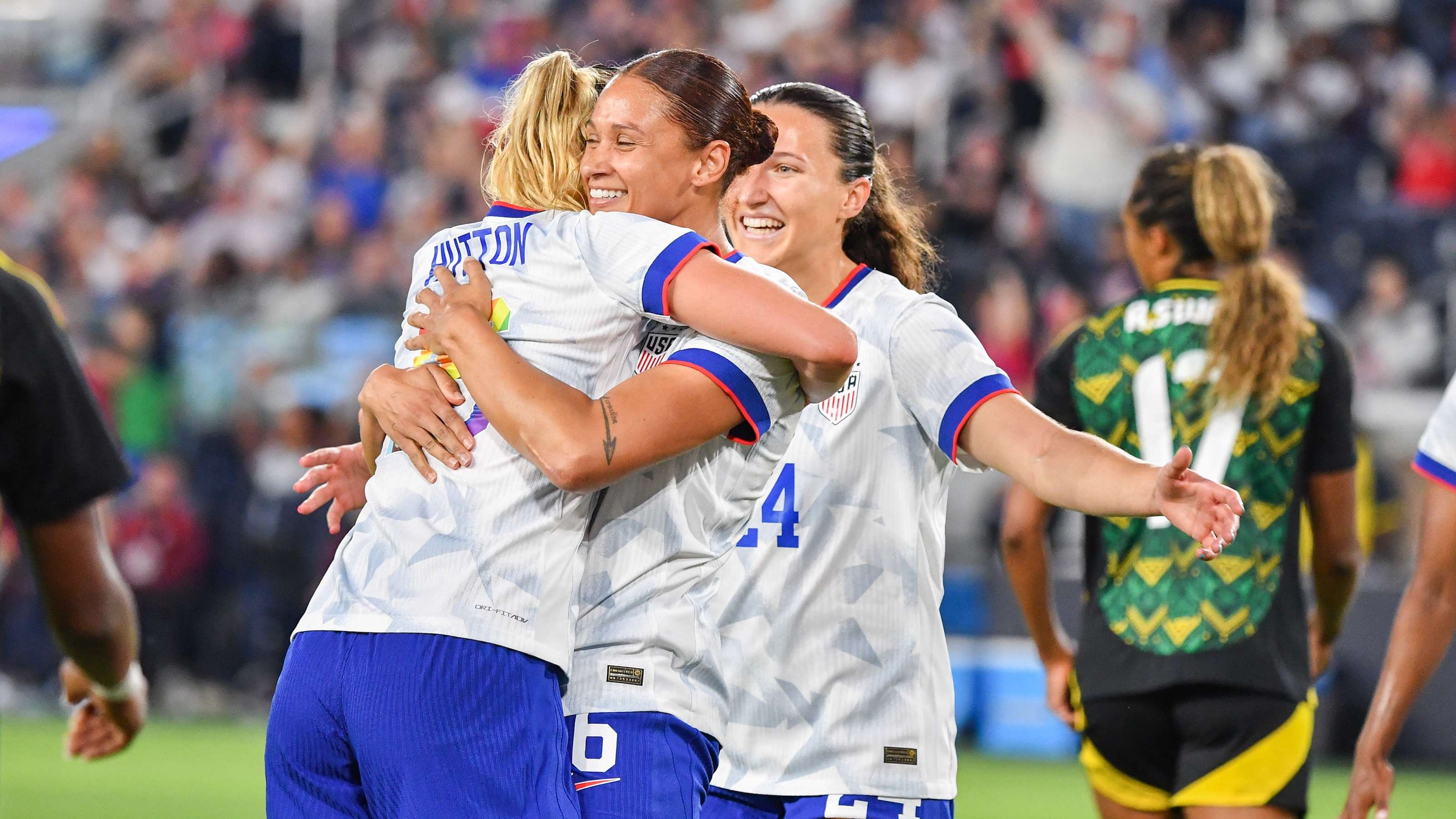 All smiles, no stress: Yohannes, Sentnor stay sharp for USWNT  