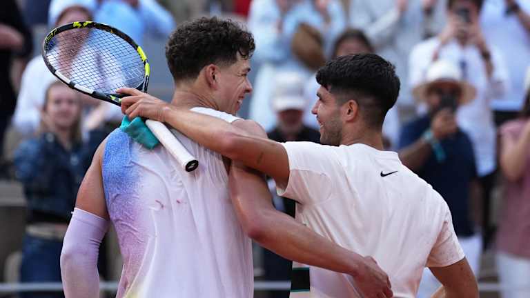 IN PHOTOS: Lois Boisson brings French crowd to its feet in dramatic Jessica Pegula stunner  