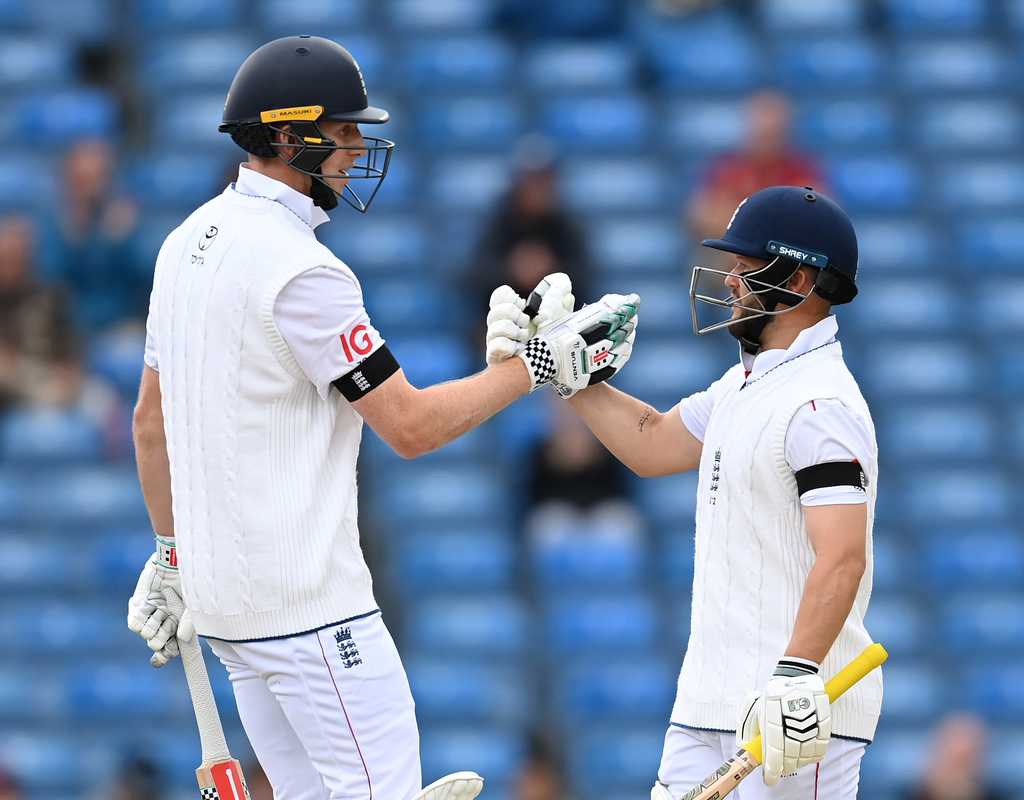 Stokes hails openers after England's memorable chase  