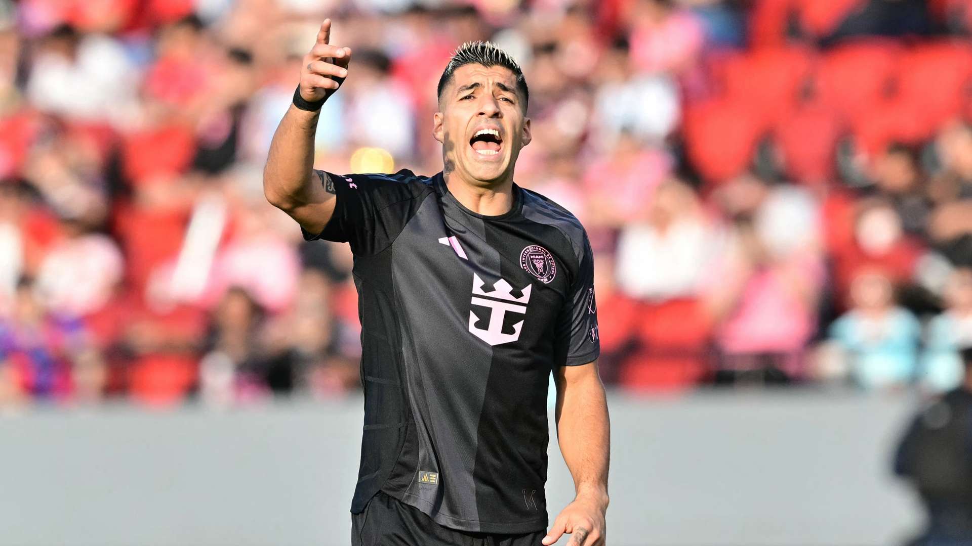 Suarez reunites with Torres during Inter Miami training visit  