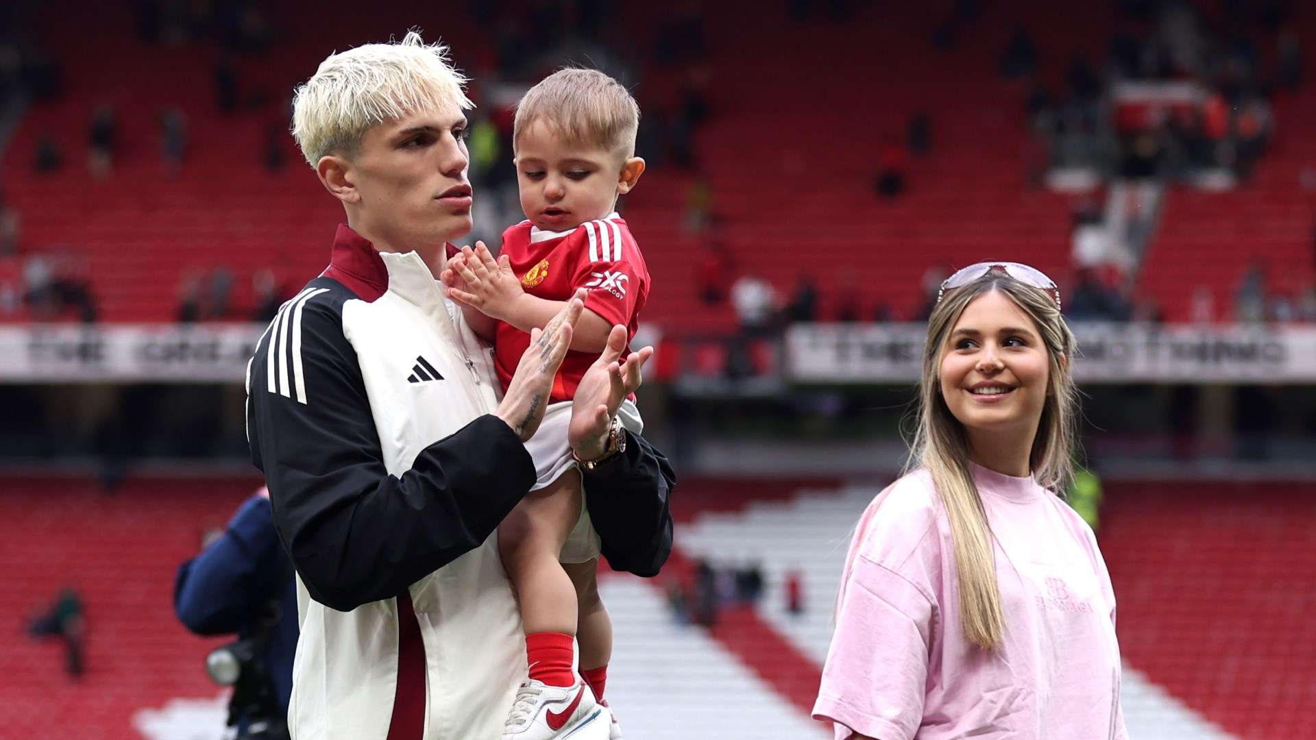 Garnacho's girlfriend unfollows him on Instagram amid breakup rumours   Garnacho's girlfriend unfollows him on Instagram amid breakup rumours