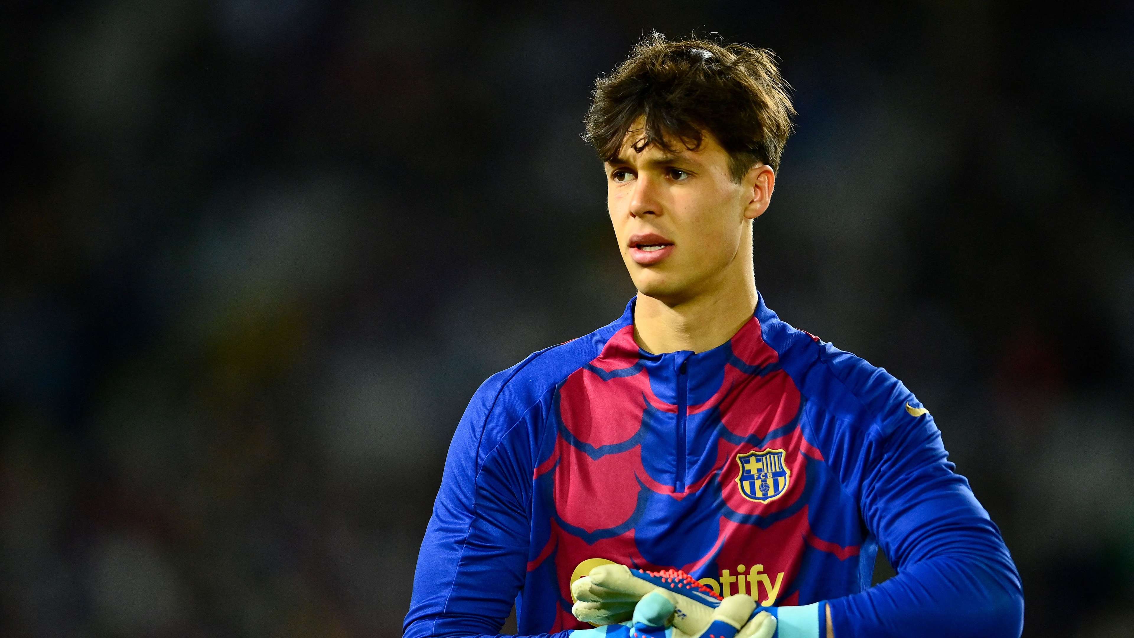 Barca call up American goalkeeper to replace Ter Stegen  