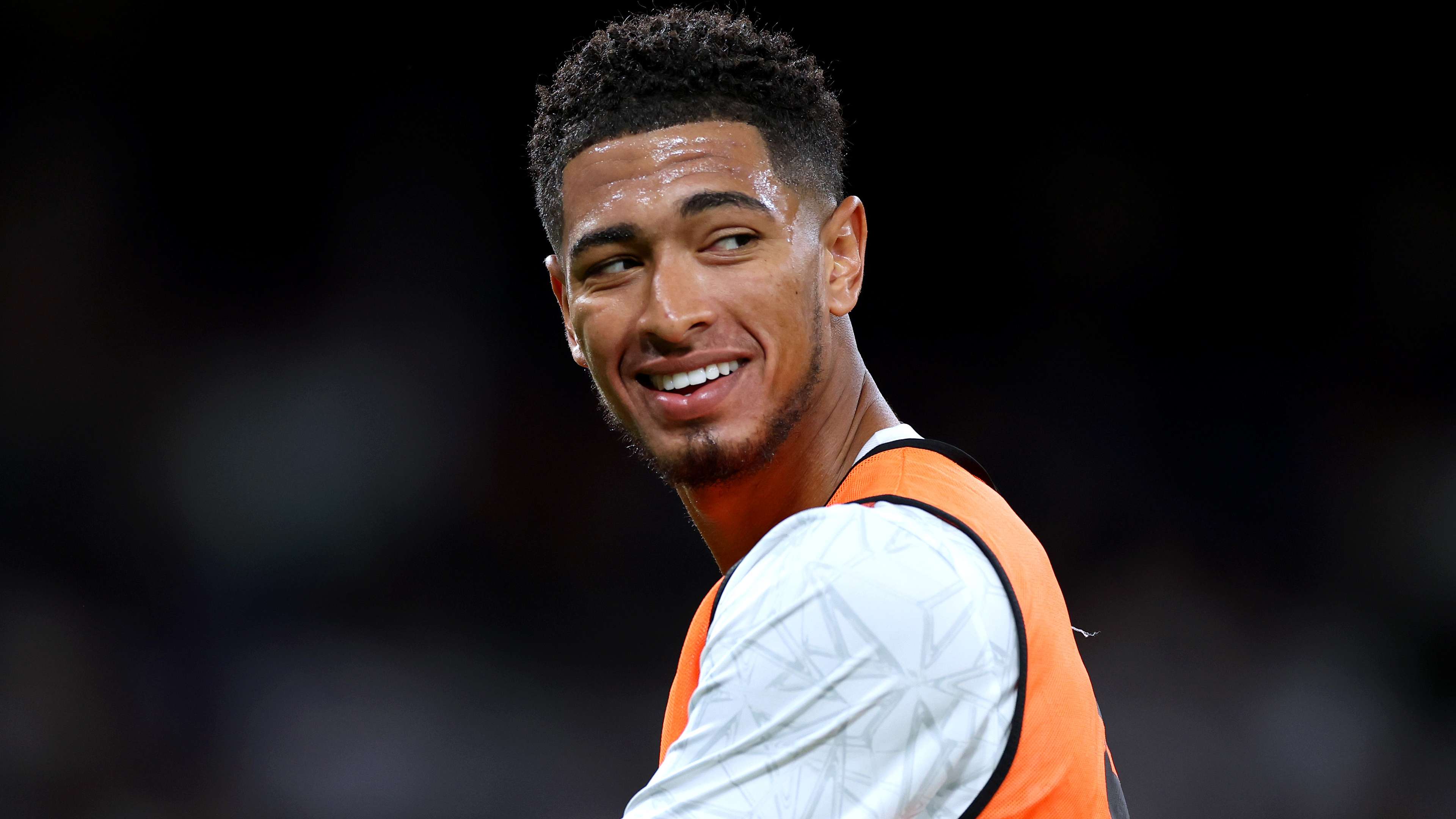 Bellingham visits League One team to reunite with youth coach  