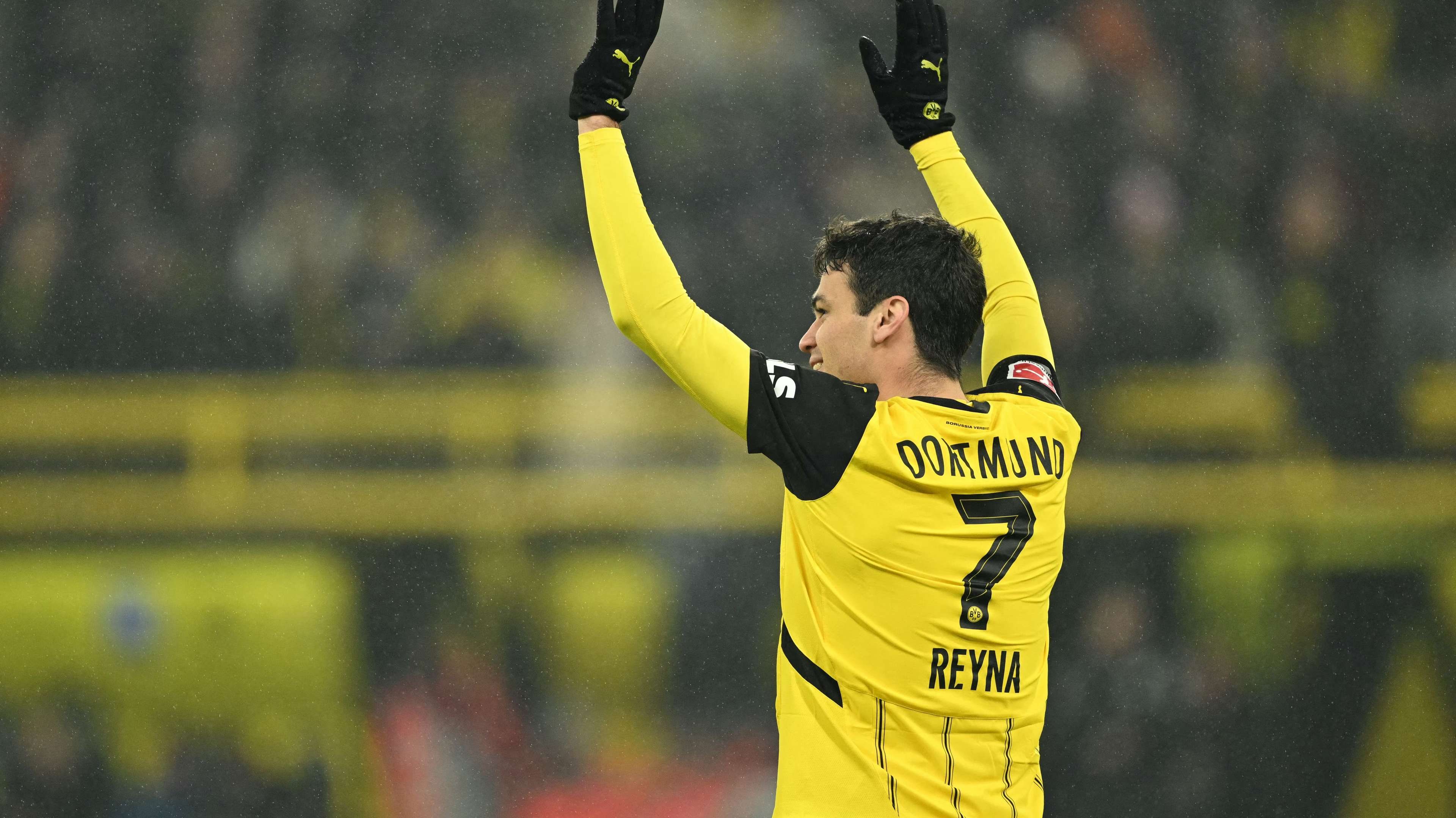 'Fallen so far off the cliff' - Gomez warns Parma over Reyna  