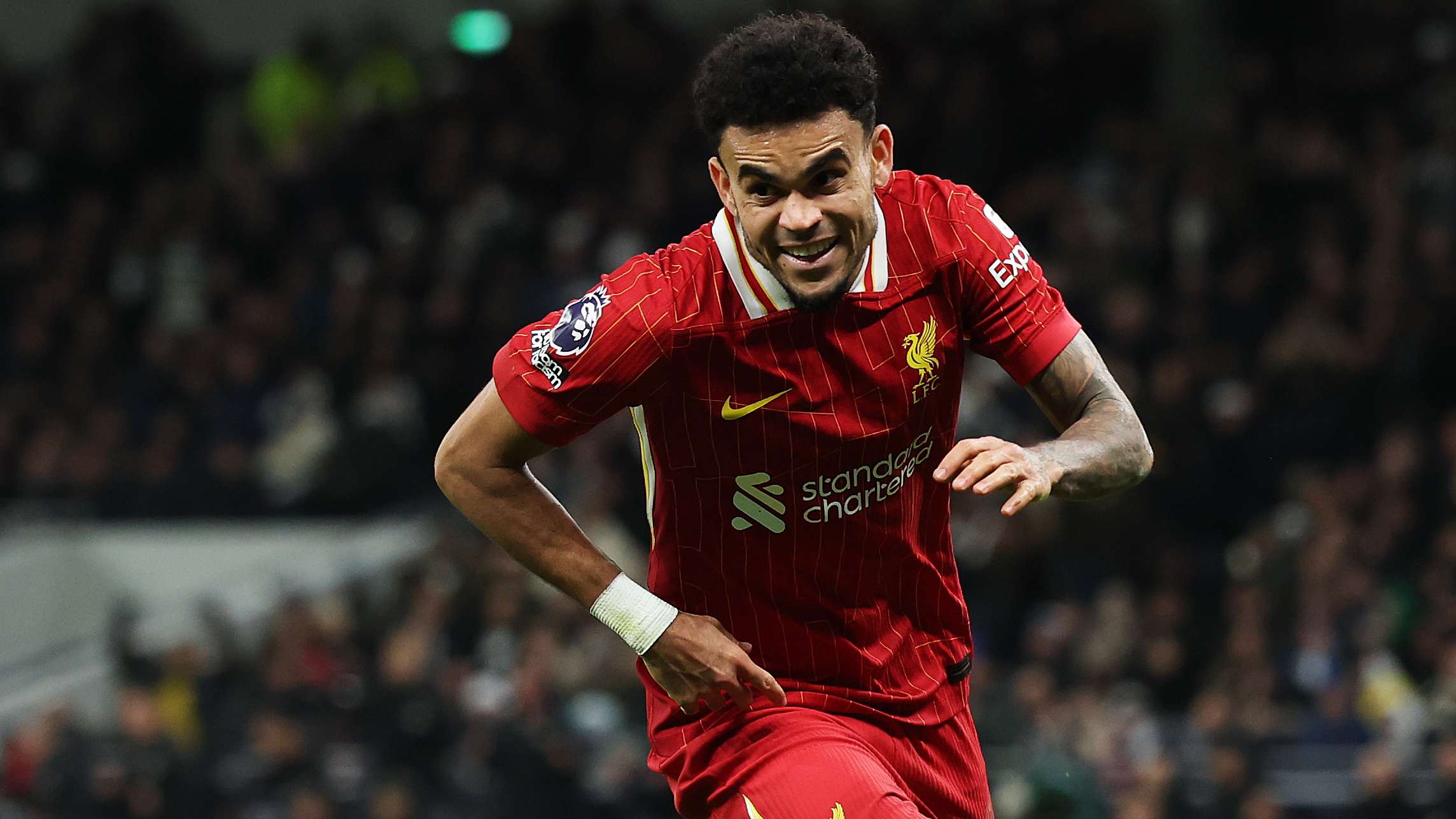 Diaz wants Barcelona compensation package amid registration fears  