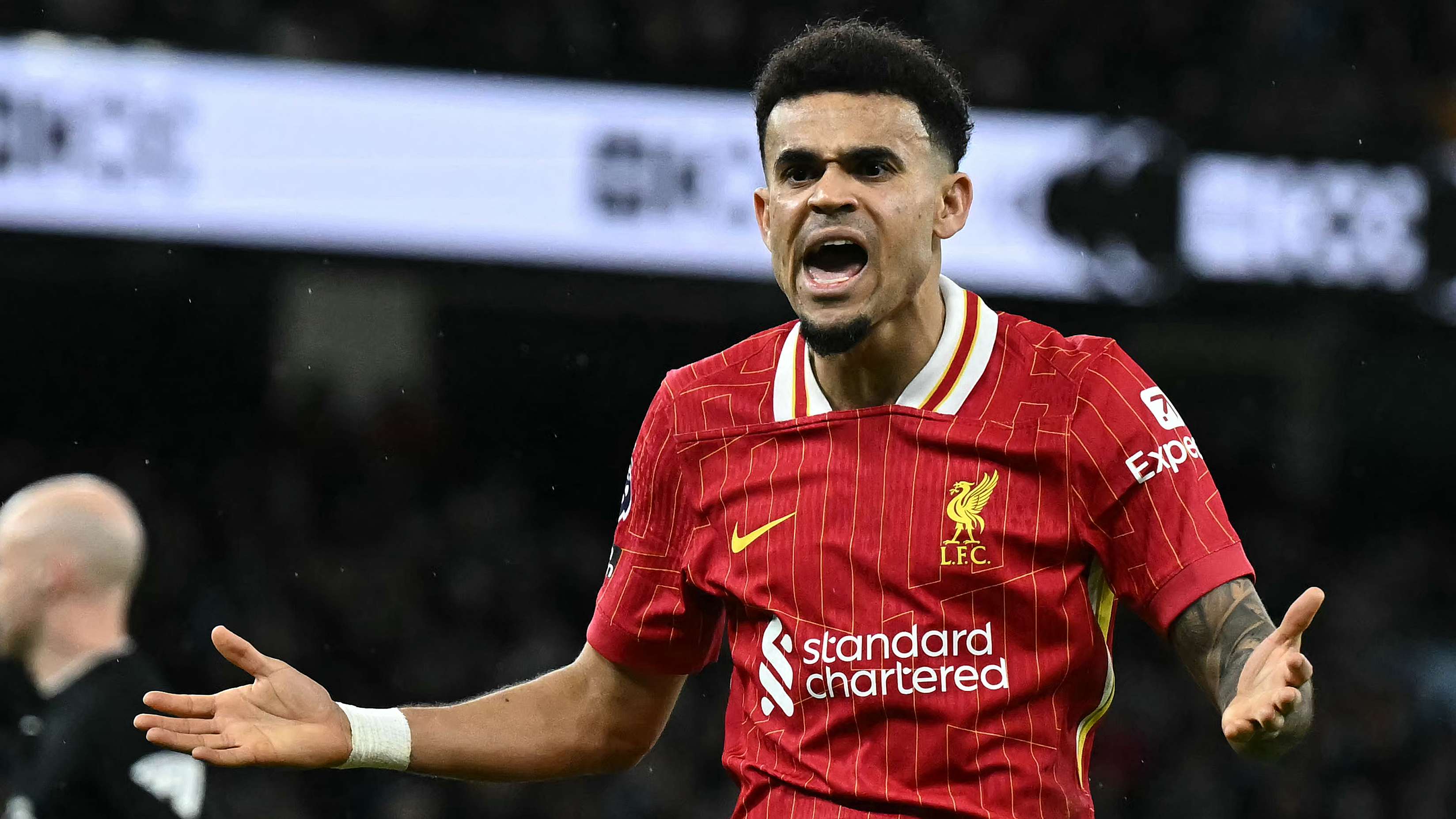 Bayern warned against signing Luis Diaz  