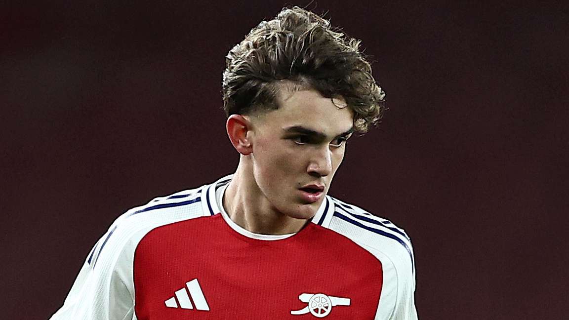 Arsenal's great hope! Wonderkid Dowman joins first team training  