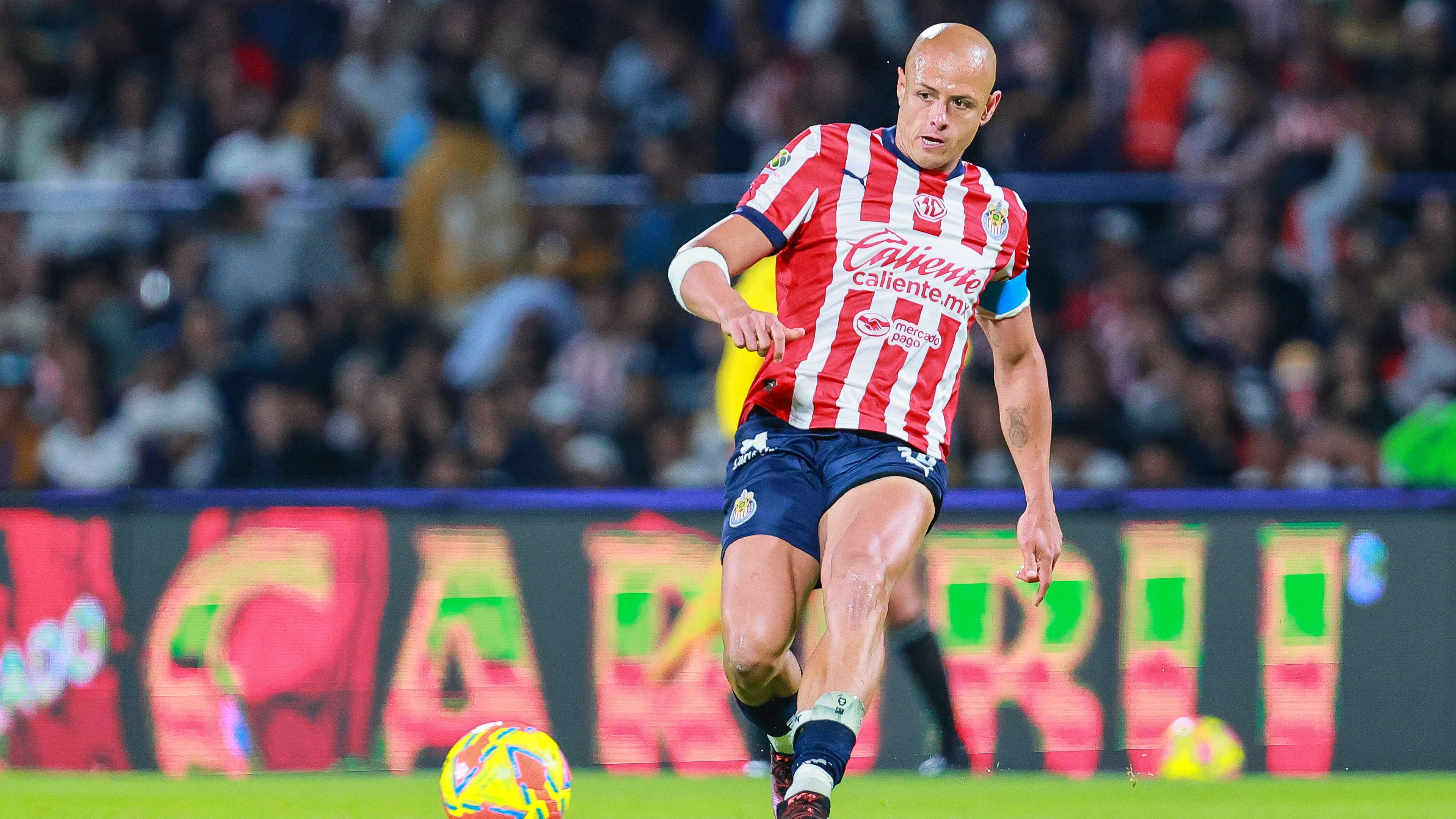 'He should retire now' - Mexican media criticize Chicharito  