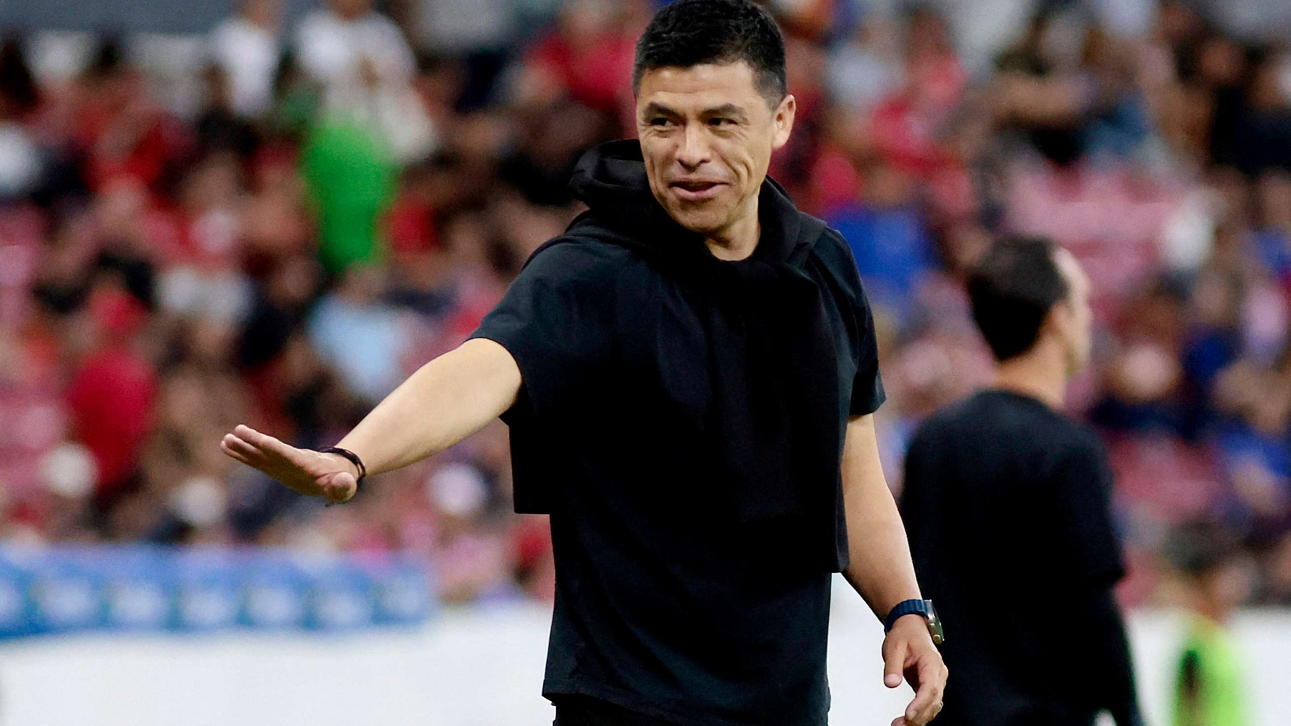 Atlas coach Pineda wary of 'aura' Messi brings to the pitch  