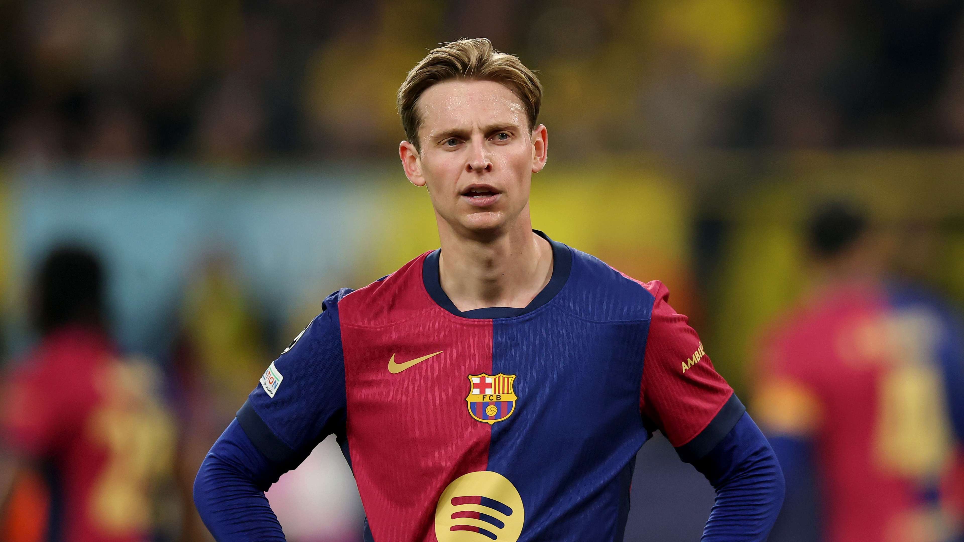 De Jong's new Barca deal held up amid battle with agent  