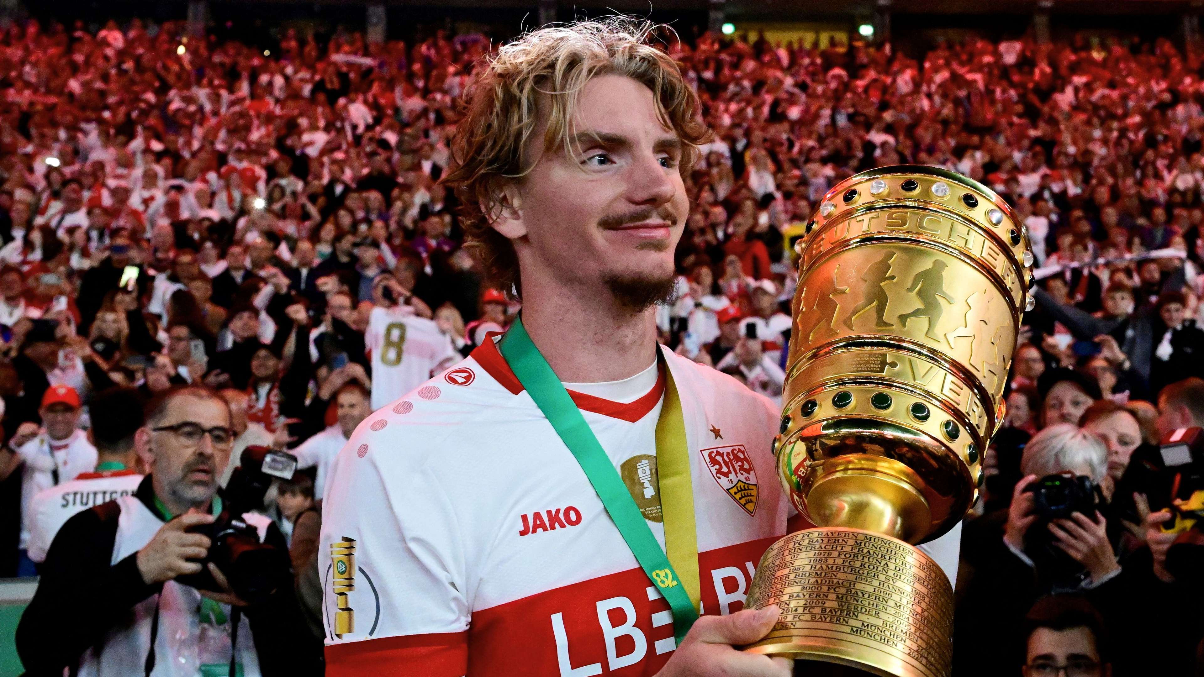 Bayern warned against signing Woltemade despite agreement  