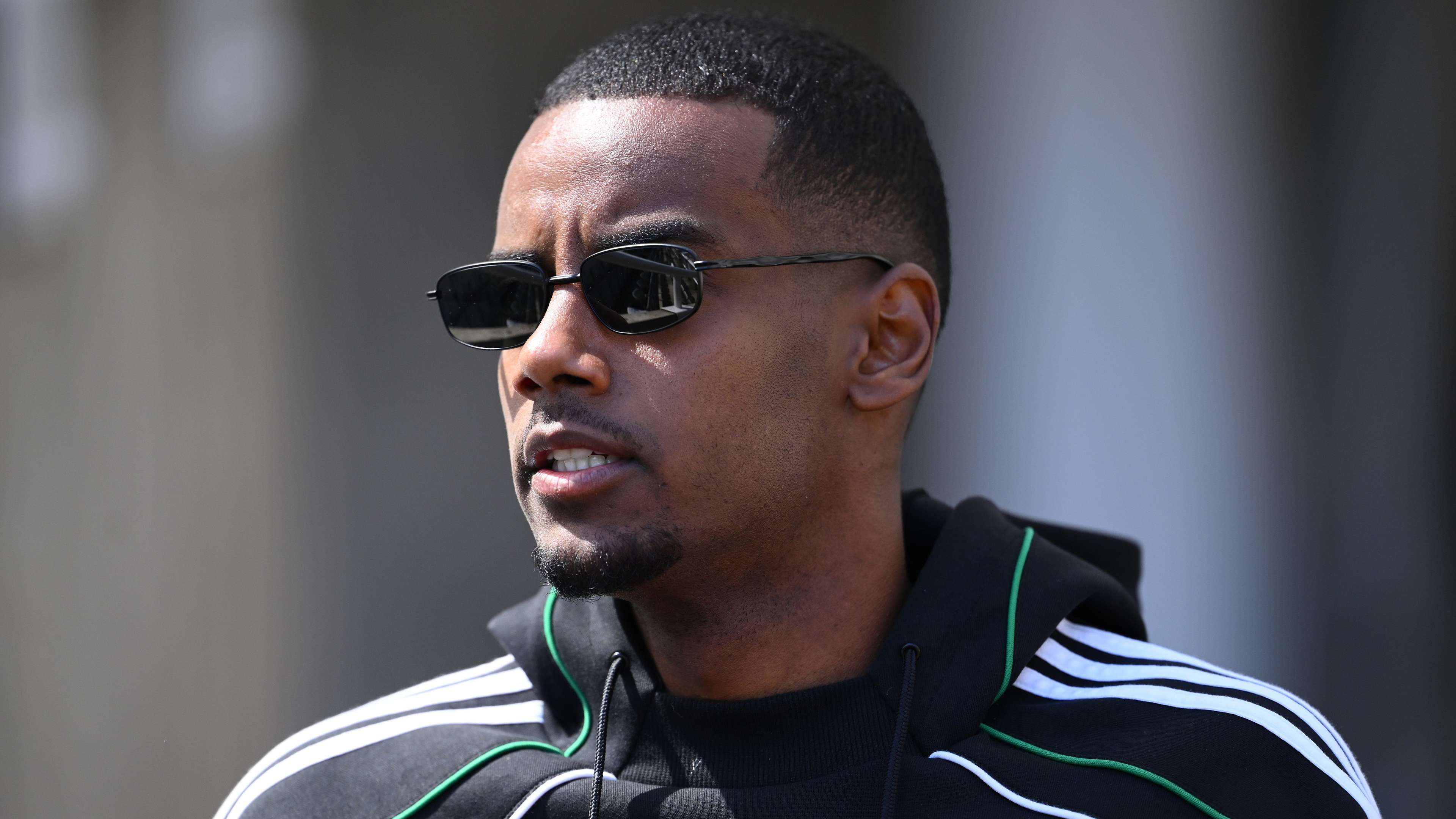 Will Alexander Isak complete Liverpool transfer move? 🤔  