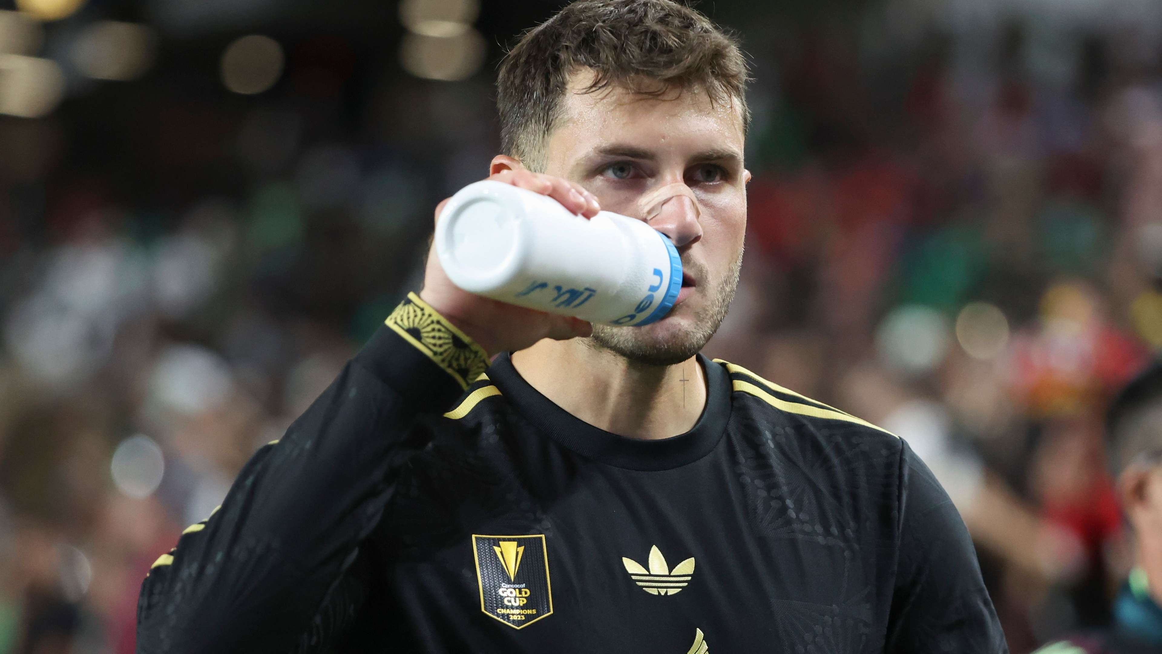 'Aguirre brought back our identity' - Giménez praises El Tri boss  