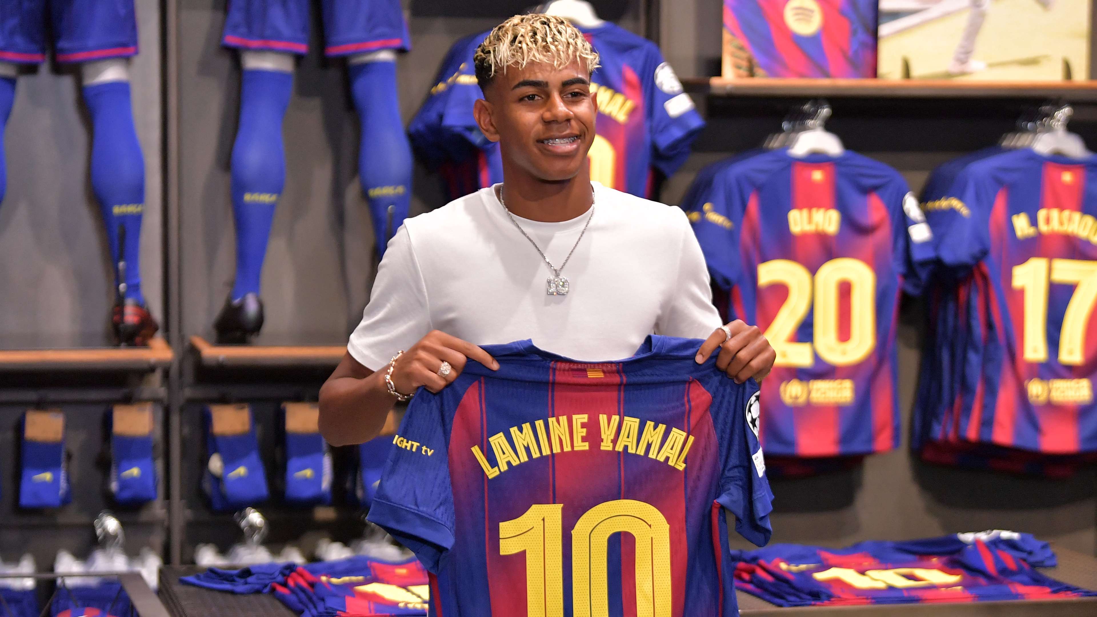 Yamal signs blockbuster new Barca deal & inherits No.10 shirt  