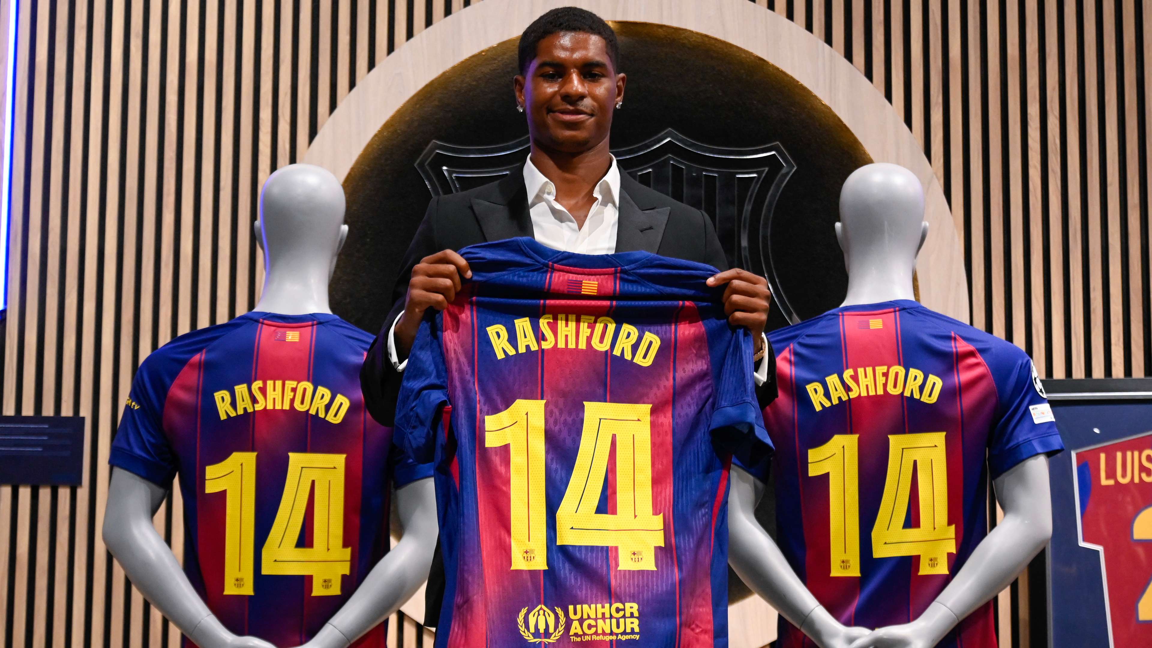 VIDEO: Rashford is unveiled at Barcelona  