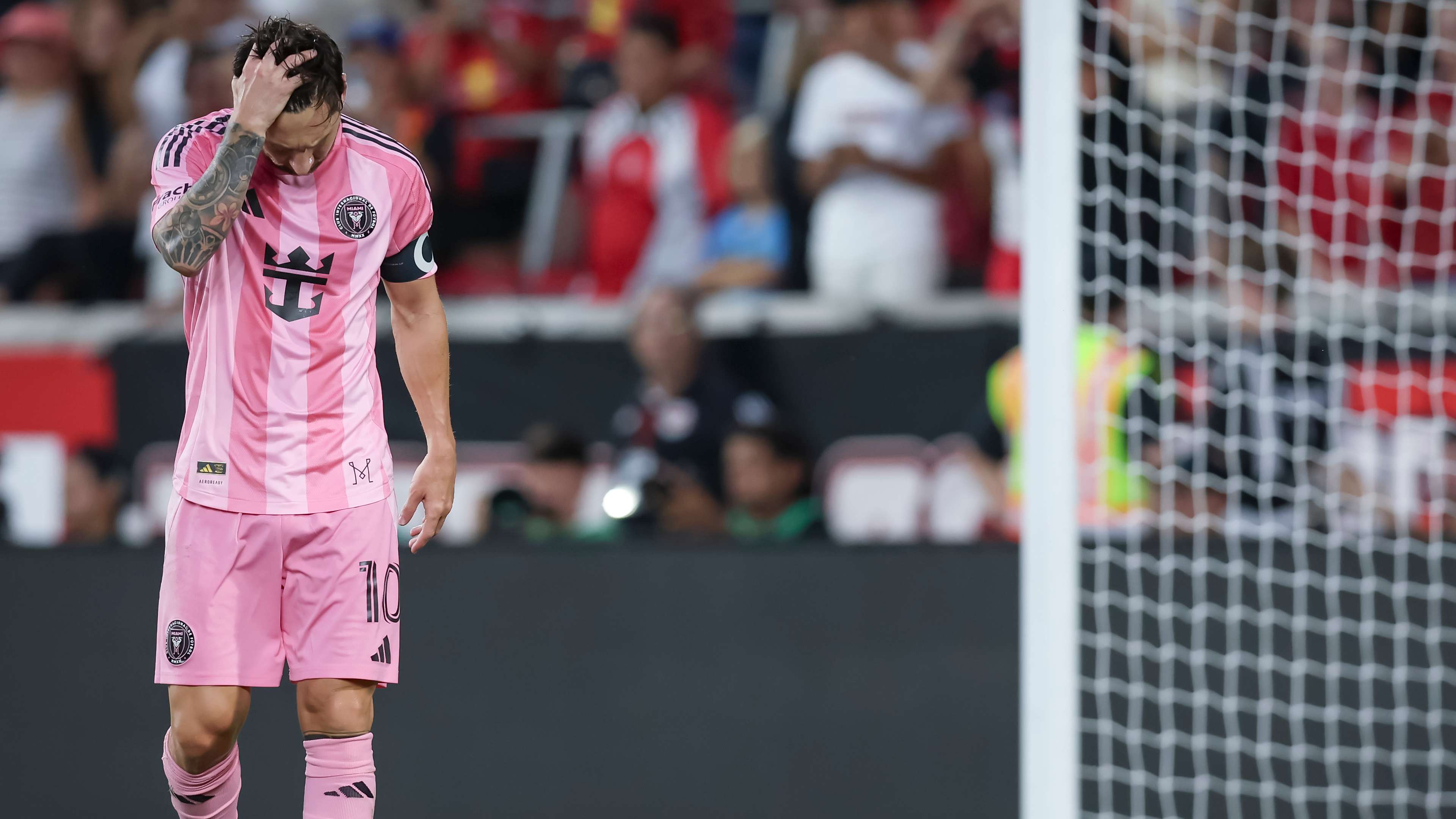 'Don't sign the contract' - Lalas reacts to Messi's absence  