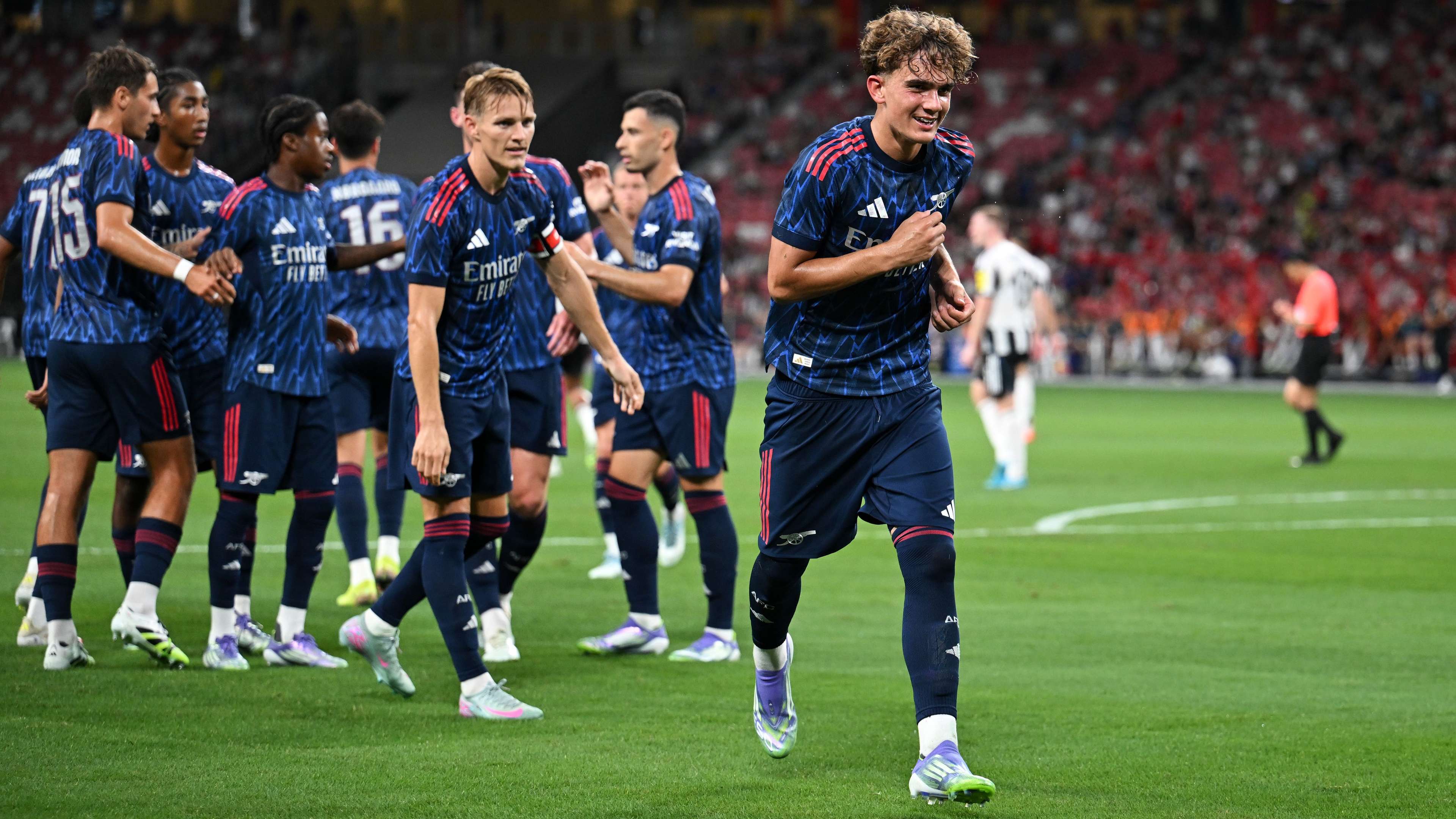 Dowman steals the show as Arsenal beat Newcastle in friendly  