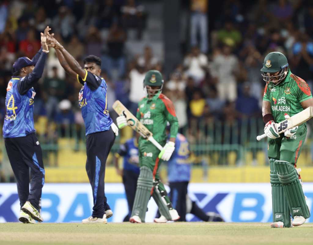 Taskin rues "unexpected" collapse after promising start  