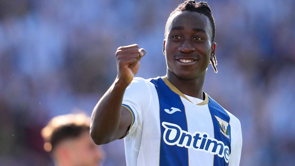 RB Leipzig splash €20m on teenage winger from Spanish second tier  