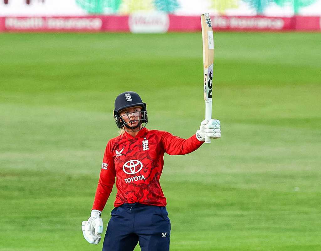 England seal thrilling chase to end with consolation win  
