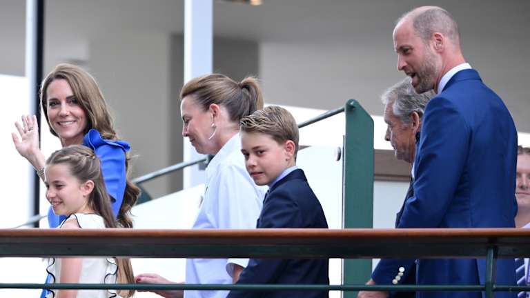 Veronika Kudermetova and Elise Mertens win women's doubles title at Wimbledon   Veronika Kudermetova and Elise Mertens win women's doubles title at Wimbledon