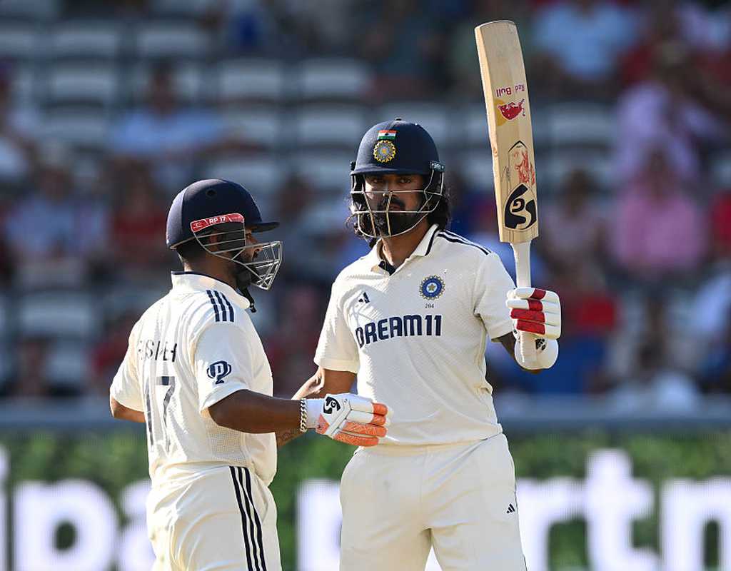 Steady Rahul guides India in response to England's 387  